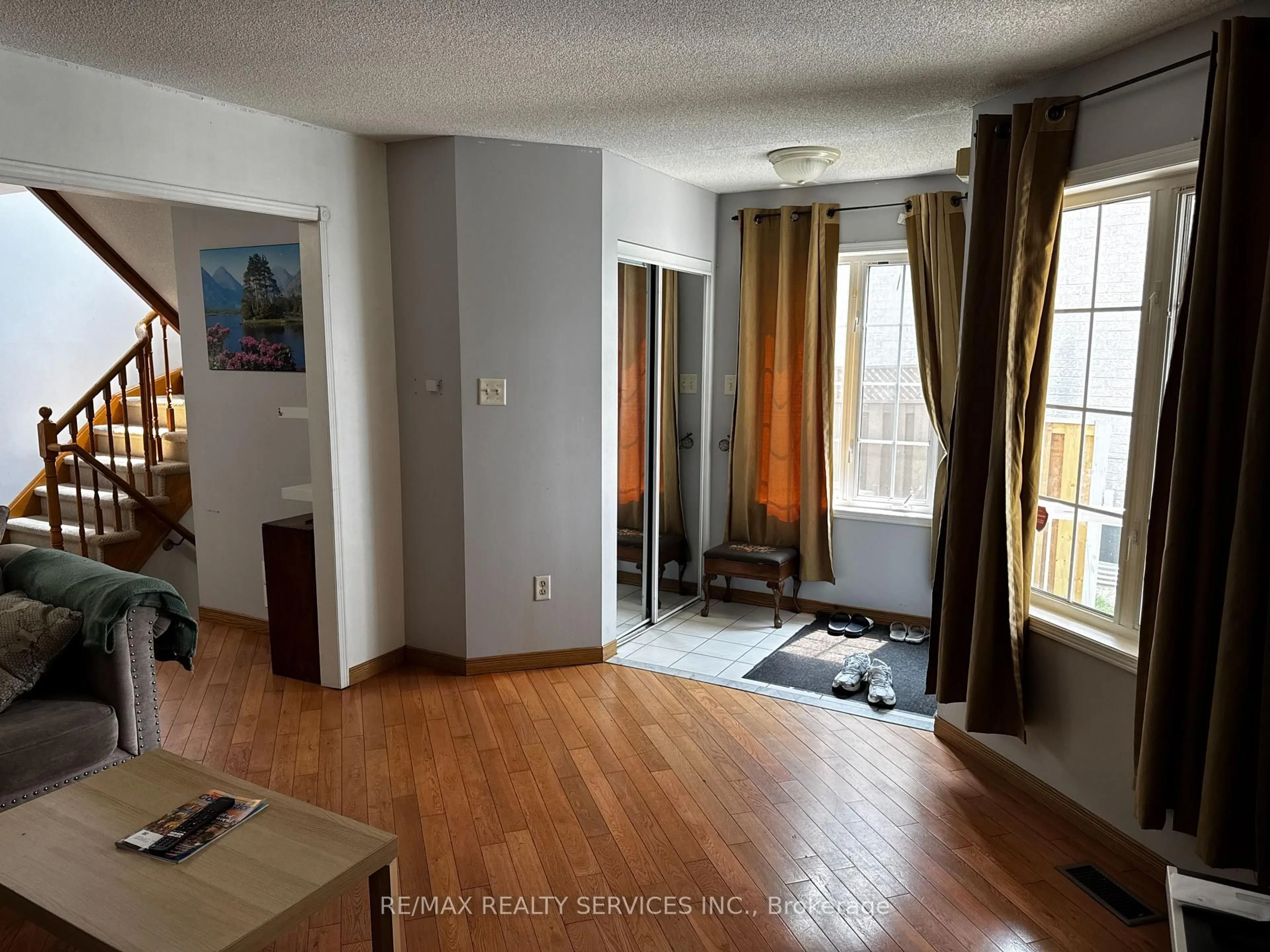 A pic of a room for 32 Weather Vane Lane, Brampton Ontario L6X 4R5