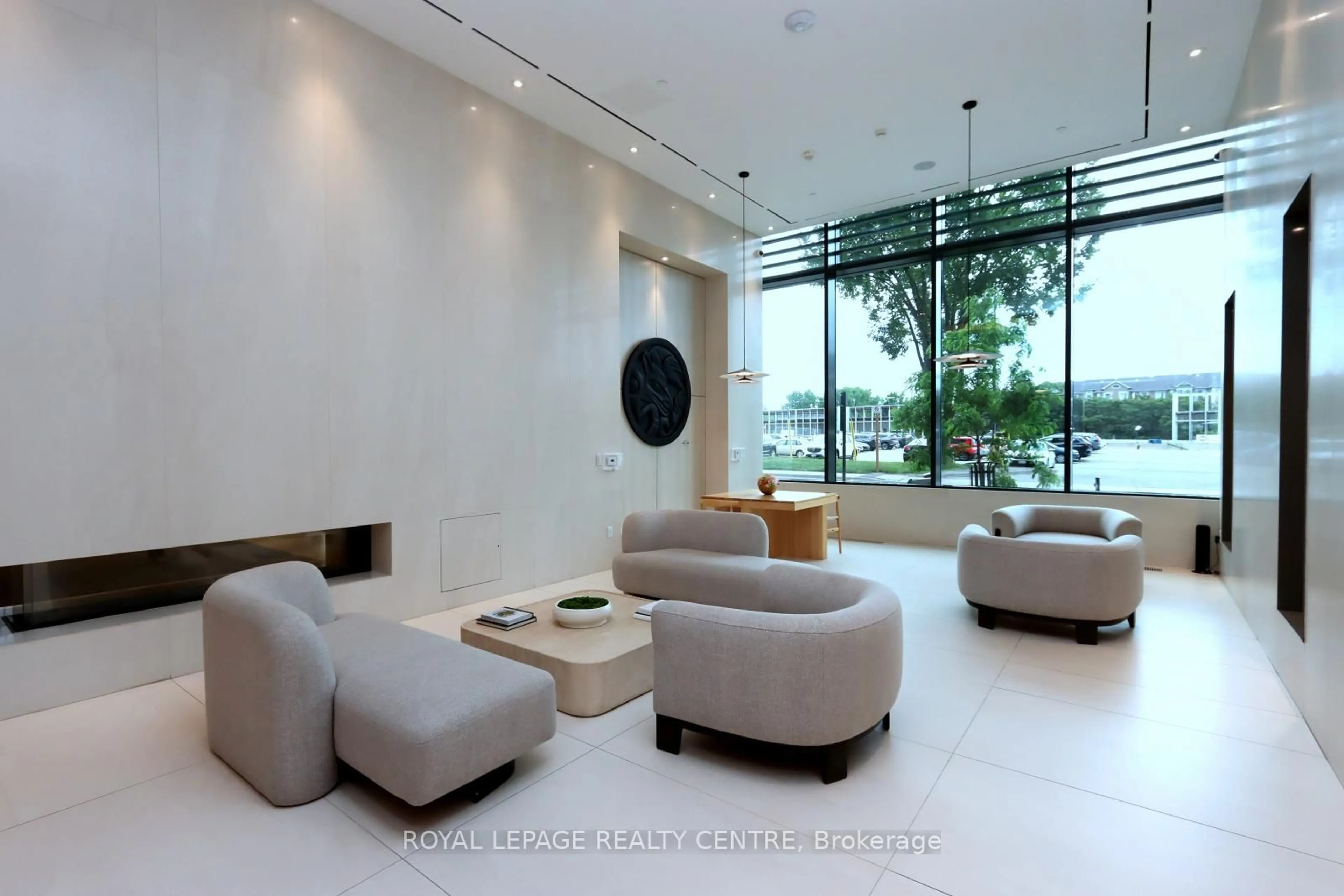 Lobby for 28 Ann St #1119, Mississauga Ontario L5G 0E1