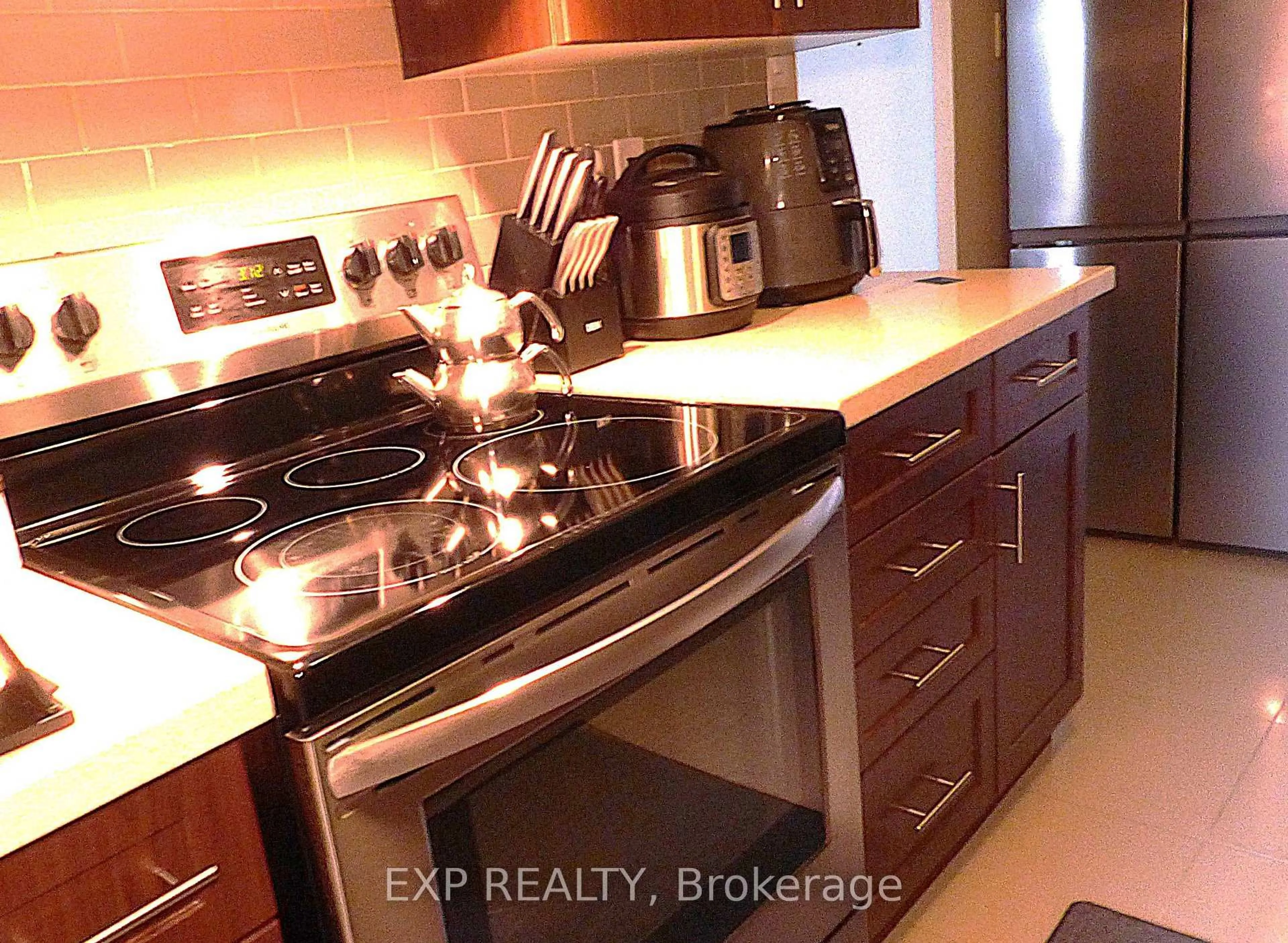 Unknown for 3120 Kirwin Ave #609, Mississauga Ontario L5A 3R2