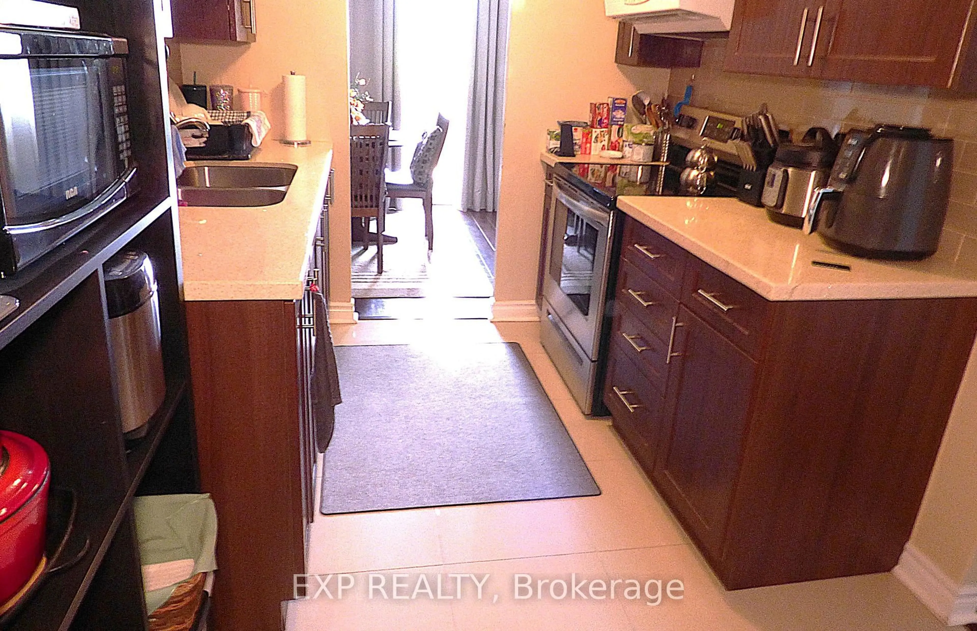 Standard kitchen, unknown for 3120 Kirwin Ave #609, Mississauga Ontario L5A 3R2