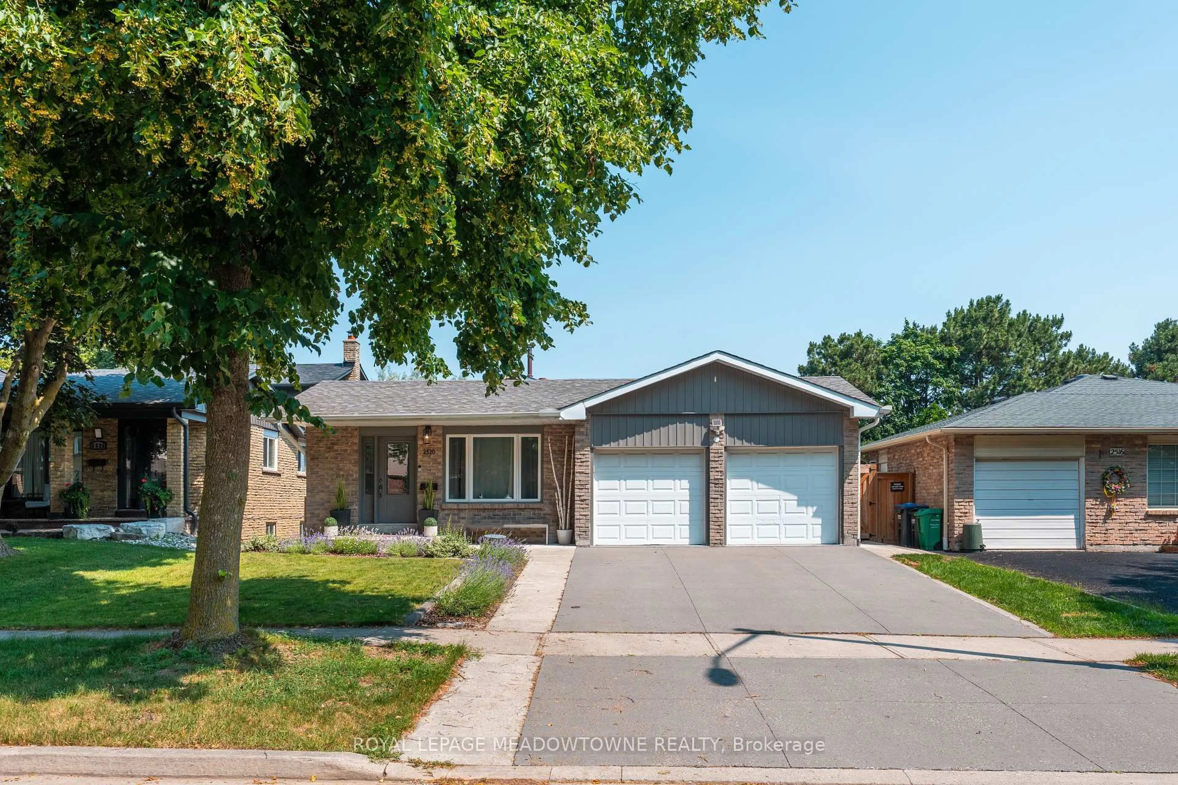 Home with brick exterior material, street for 2520 Brasilia Circ, Mississauga Ontario L5N 2G1