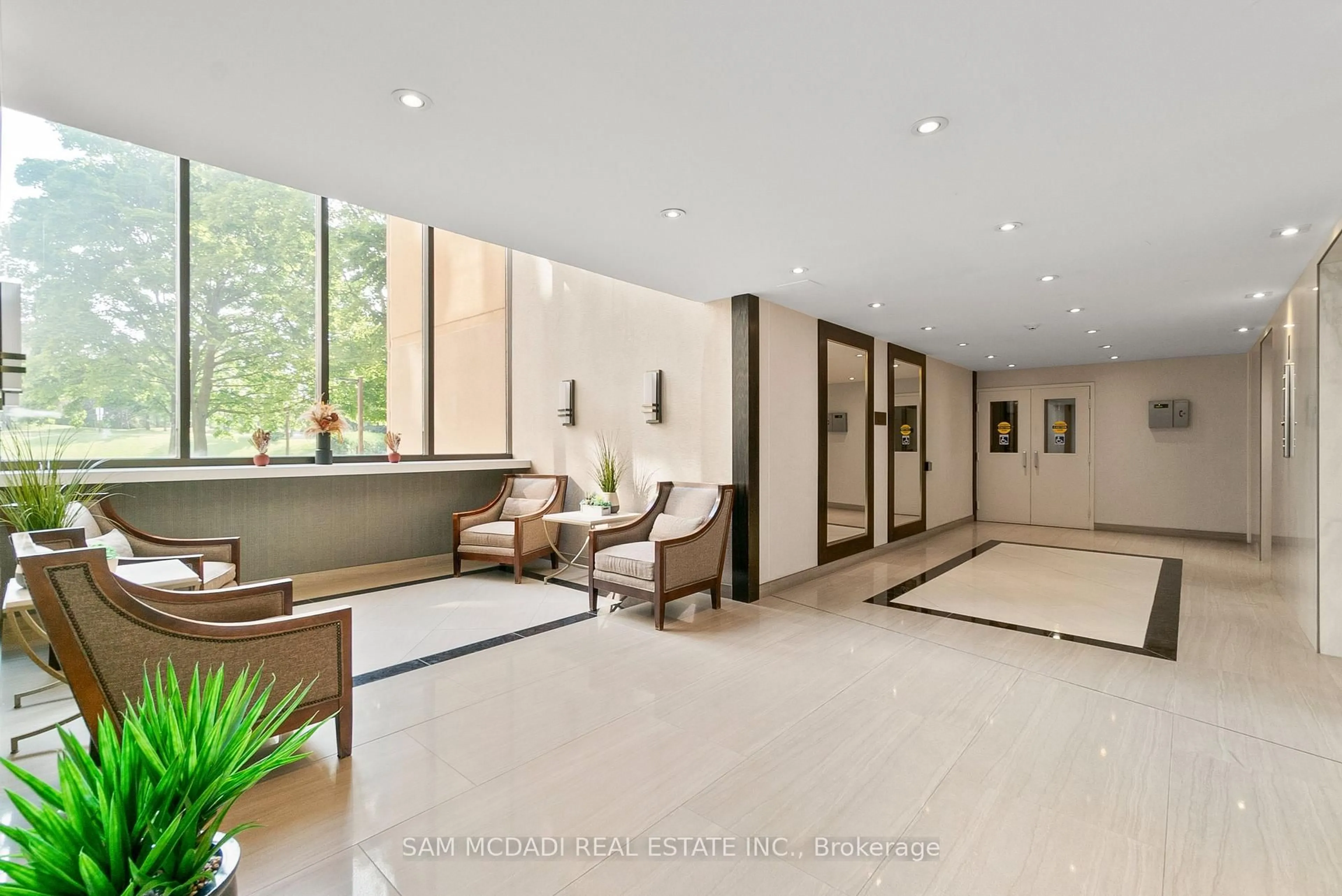 Lobby for 6500 Montevideo Rd #406, Mississauga Ontario L5N 3T6
