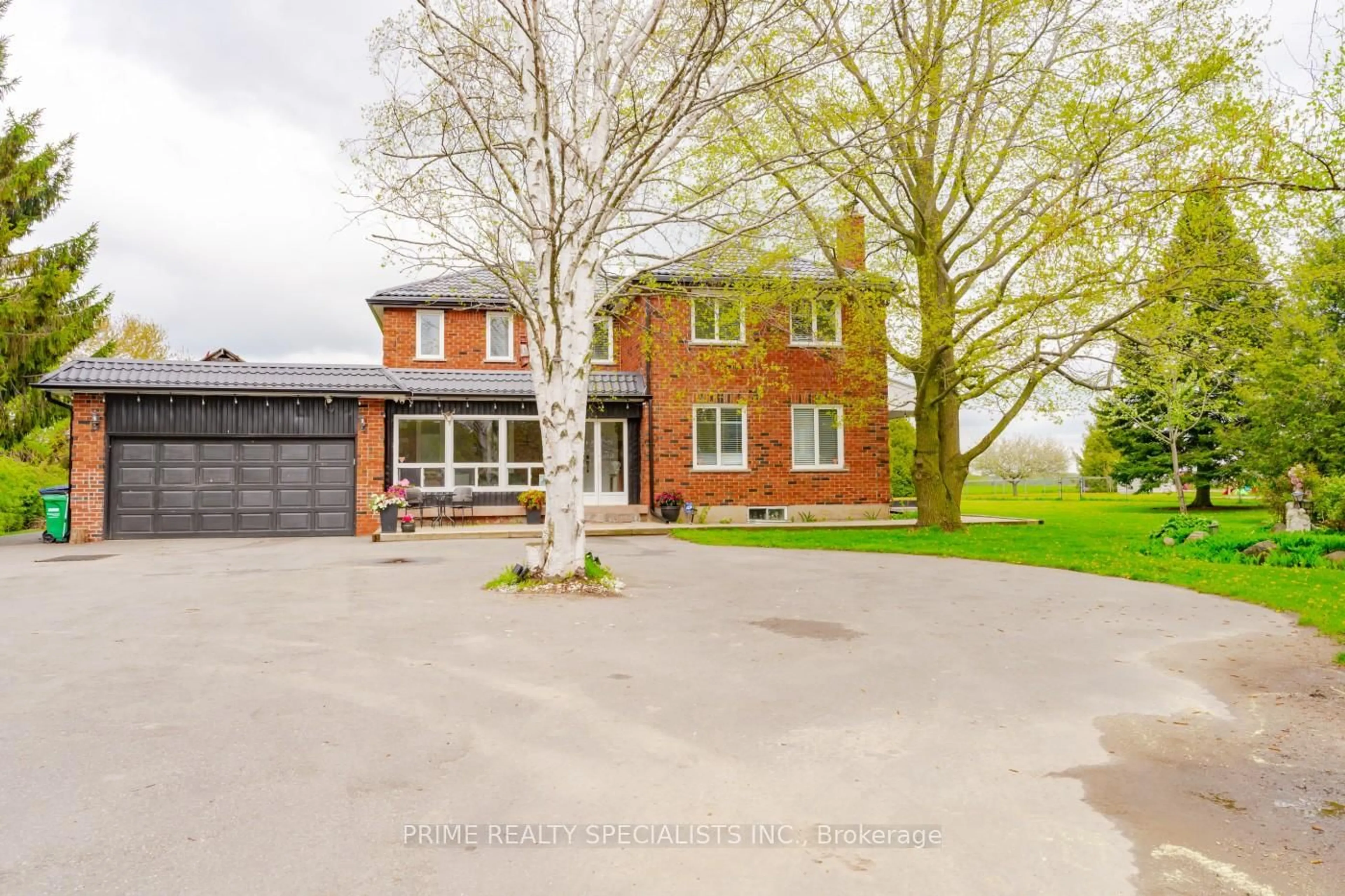 A pic from outside/outdoor area/front of a property/back of a property/a pic from drone, street for 17979 St Andrews Rd, Caledon Ontario L0N 1E0