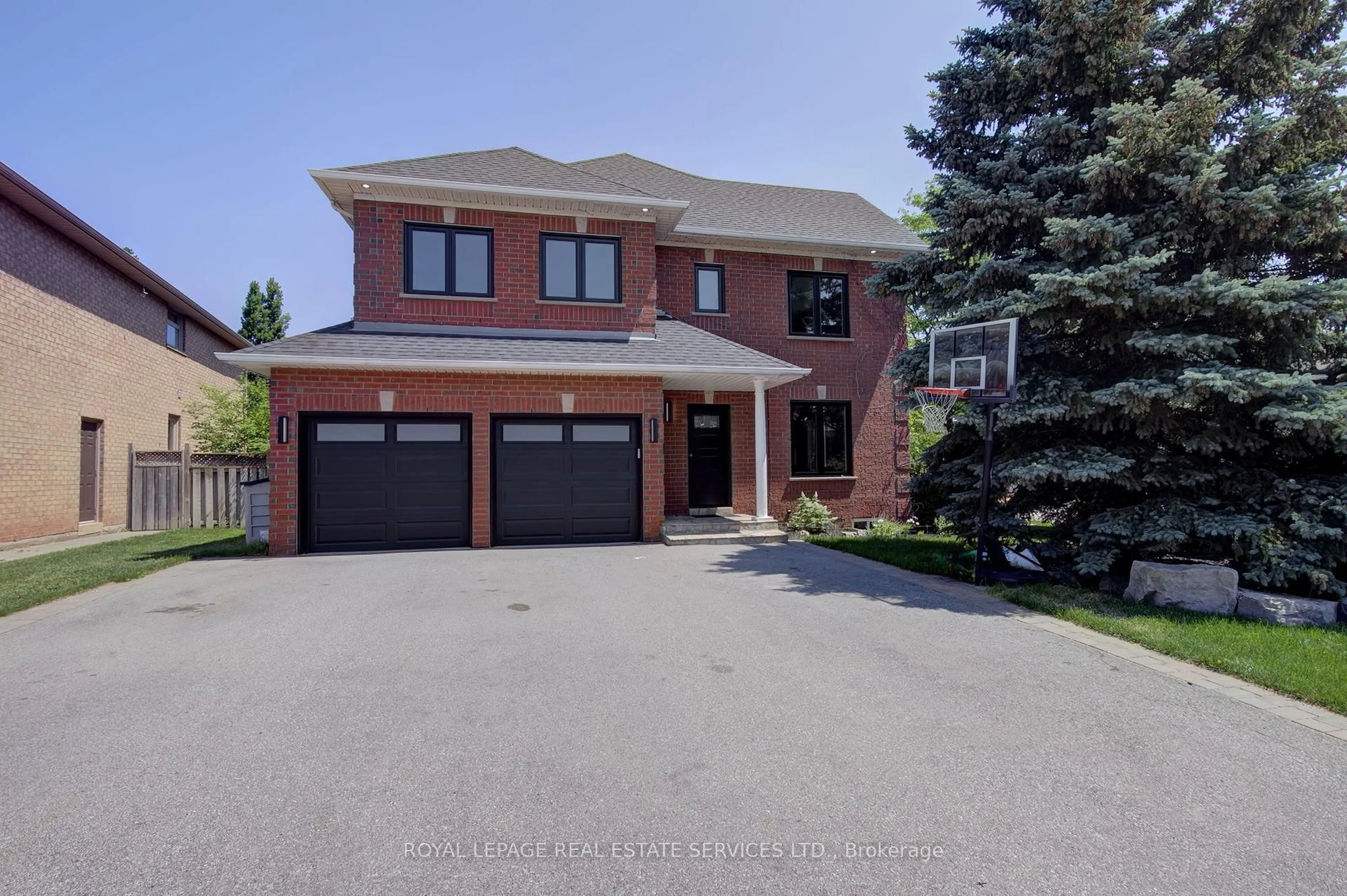 Home with brick exterior material, street for 1079 Skyvalley Cres, Oakville Ontario L6M 3L2