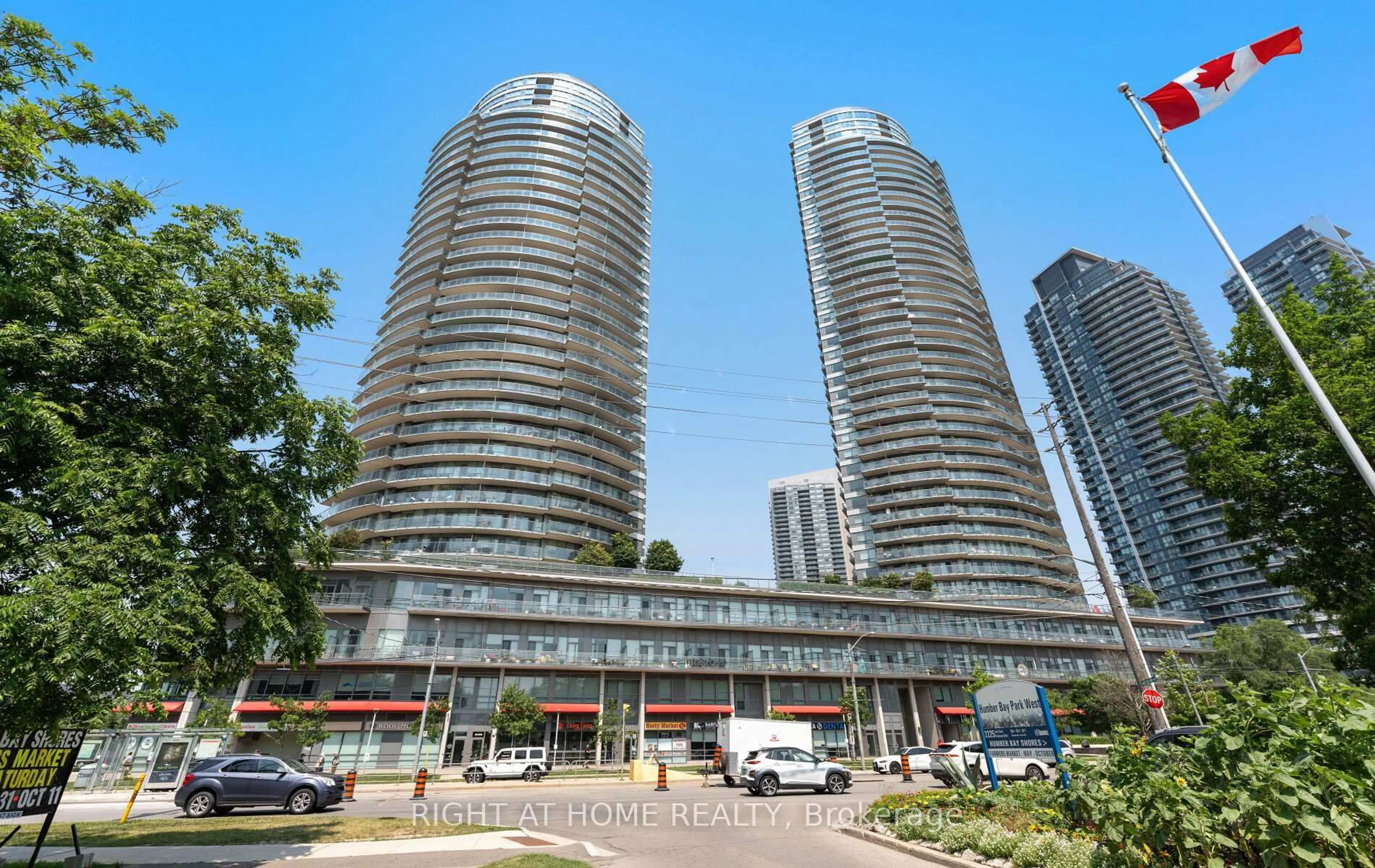 Indoor foyer for 2230 Lake Shore Blvd #803, Toronto Ontario M8V 0B2