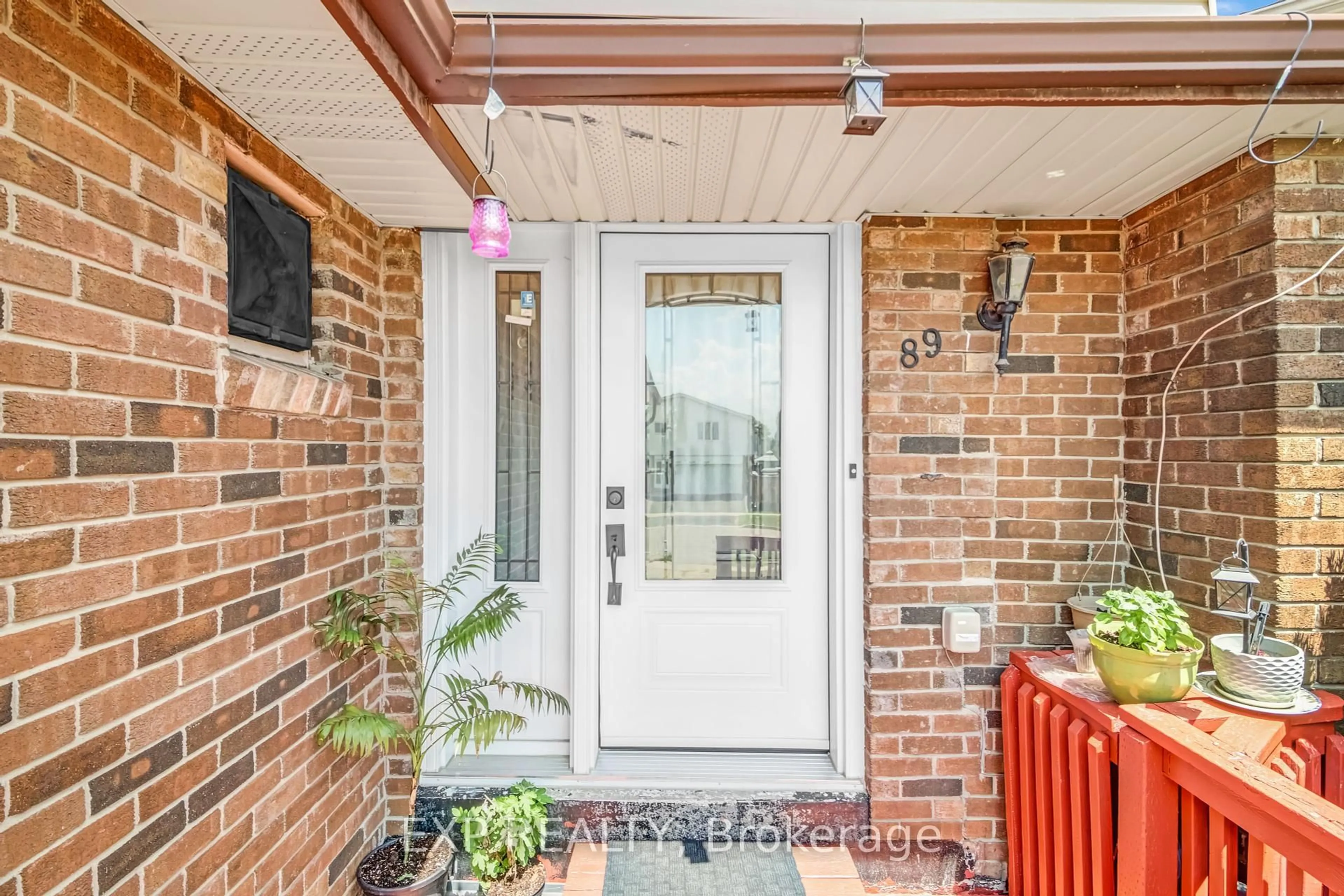 Indoor entryway for 89 Kingswood Dr, Brampton Ontario L6V 2X5