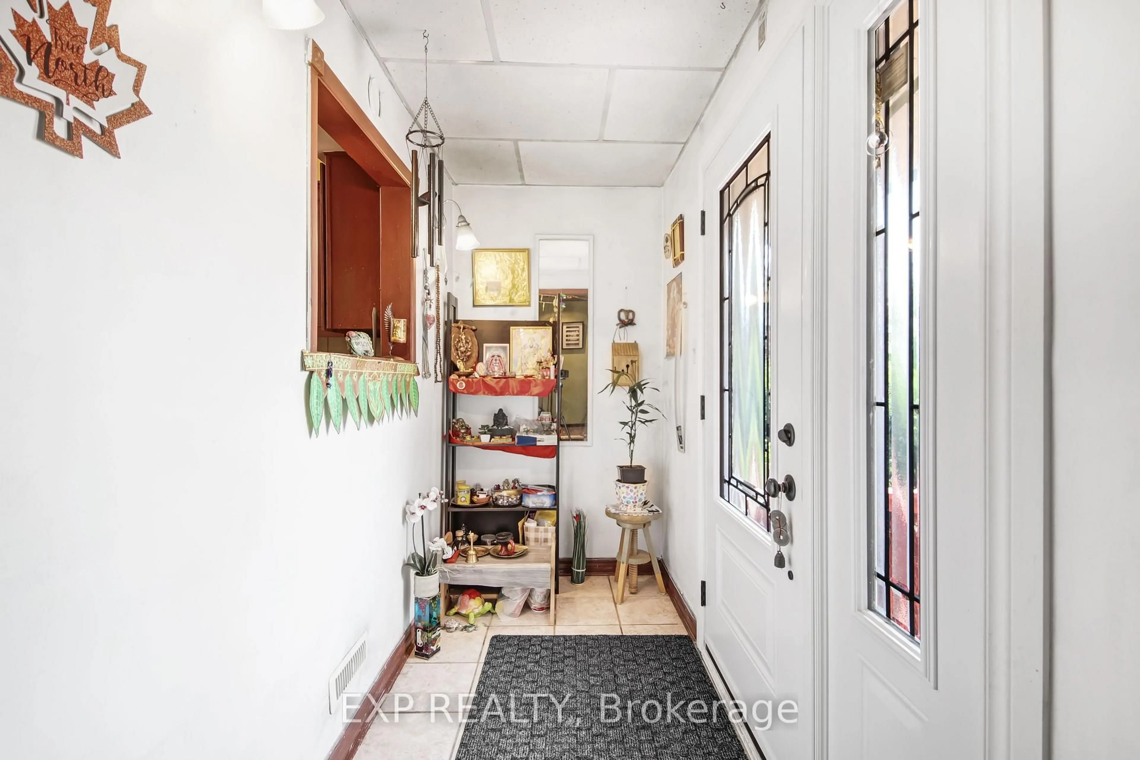 Indoor entryway for 89 Kingswood Dr, Brampton Ontario L6V 2X5