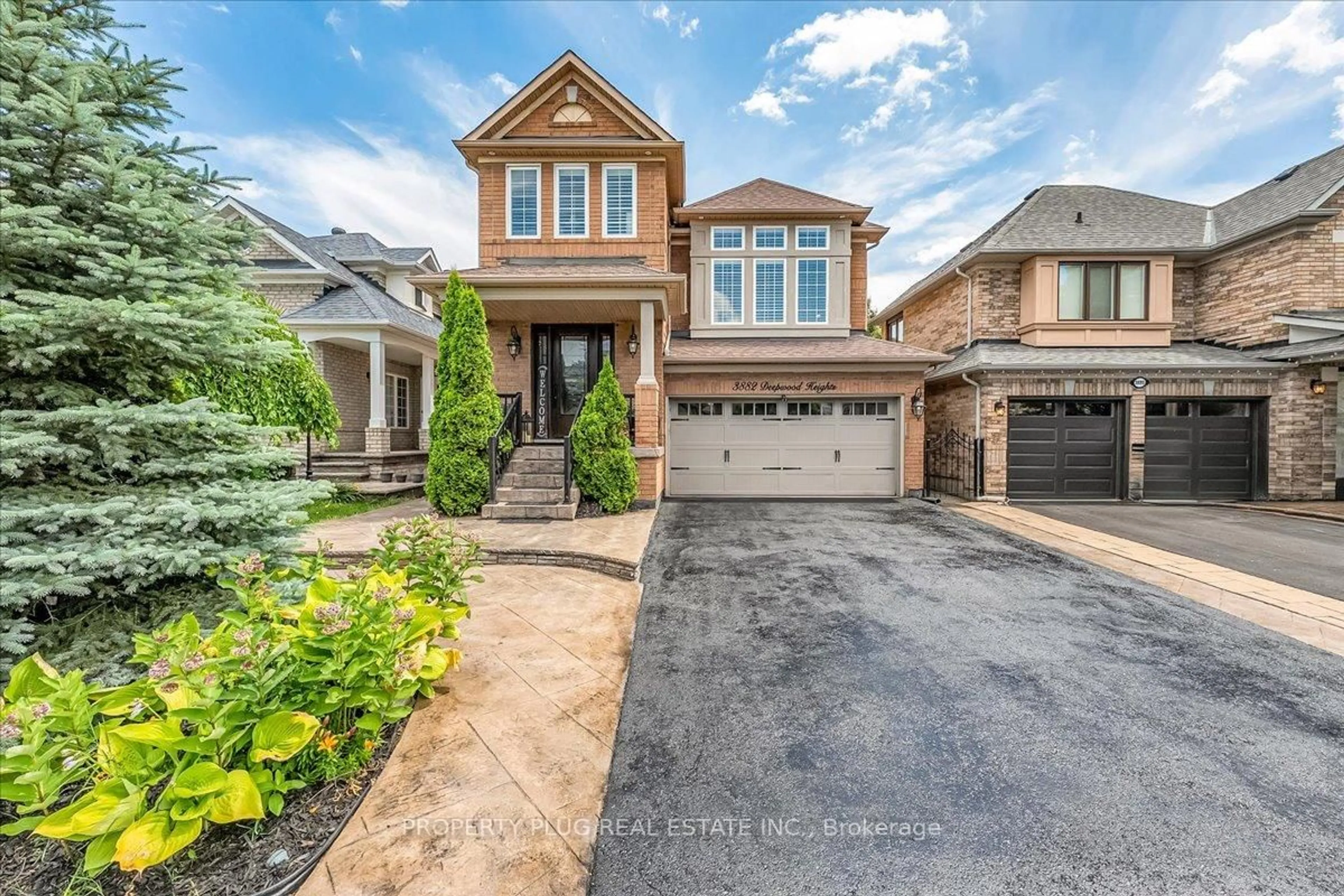 Home with brick exterior material, street for 3882 Deepwood Hts, Mississauga Ontario L5M 6M2