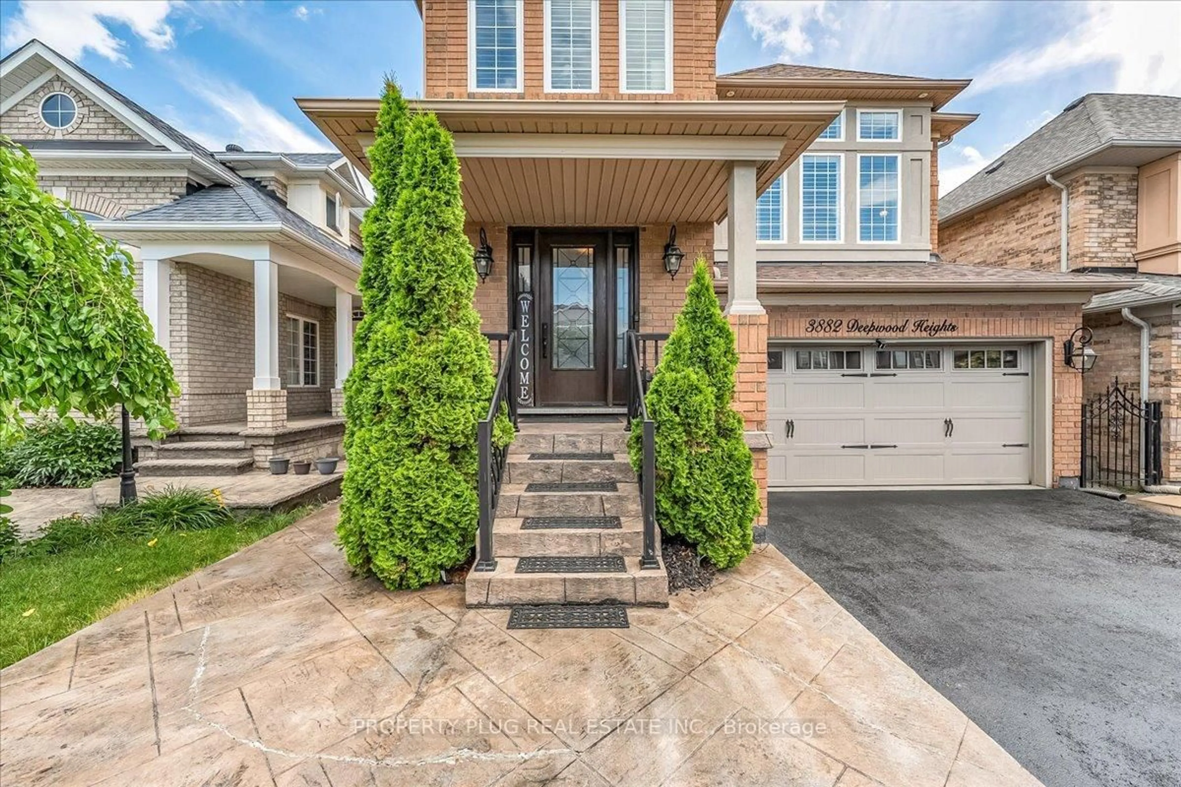 Home with brick exterior material, street for 3882 Deepwood Hts, Mississauga Ontario L5M 6M2