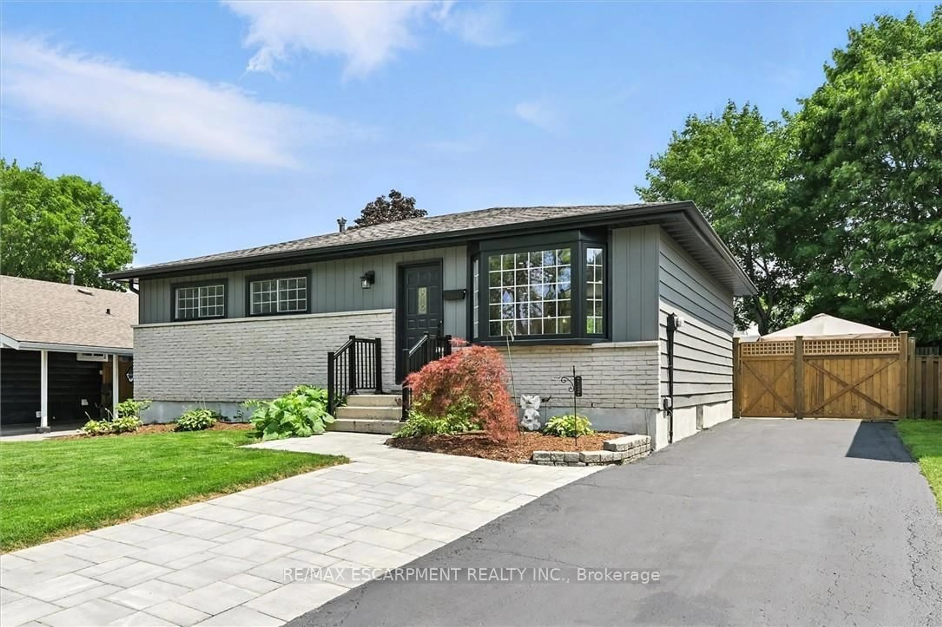 Home with brick exterior material, street for 2100 FALMOUTH Terr, Burlington Ontario L7P 1X9