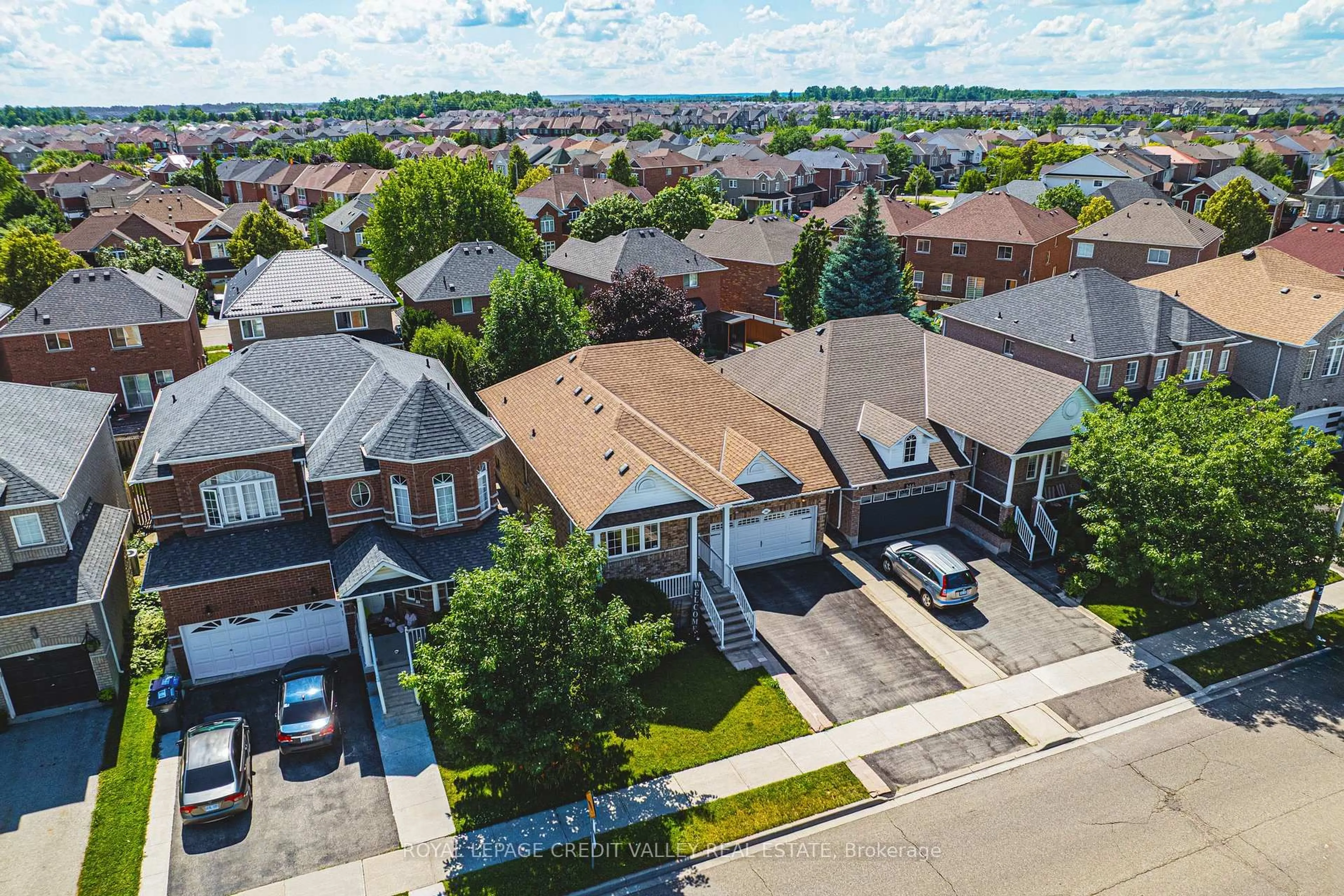 A pic from outside/outdoor area/front of a property/back of a property/a pic from drone, street for 344 Van Kirk Dr, Brampton Ontario L7A 1V4