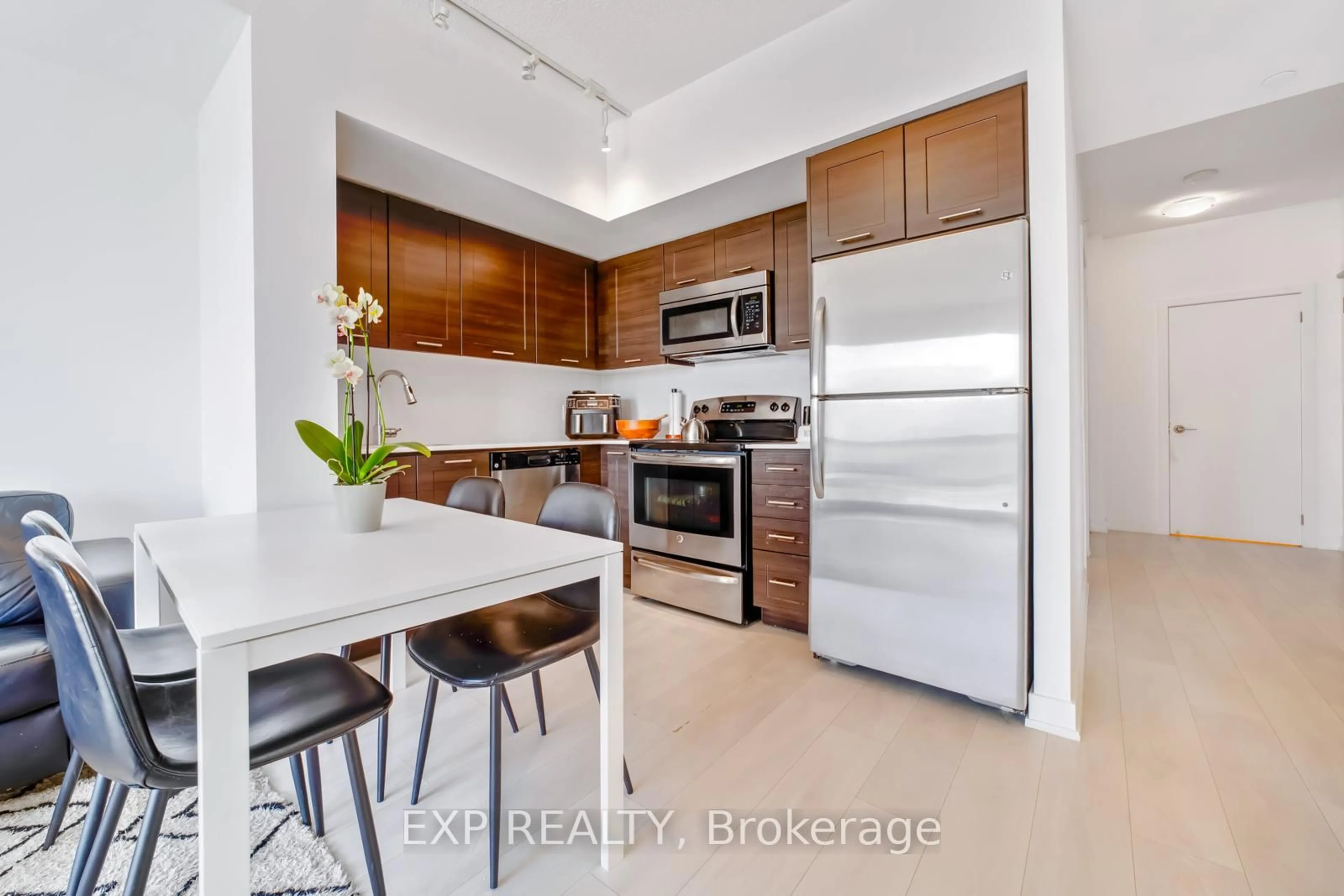 Unknown for 2212 Lake Shore Blvd #2509, Toronto Ontario M8V 1A4