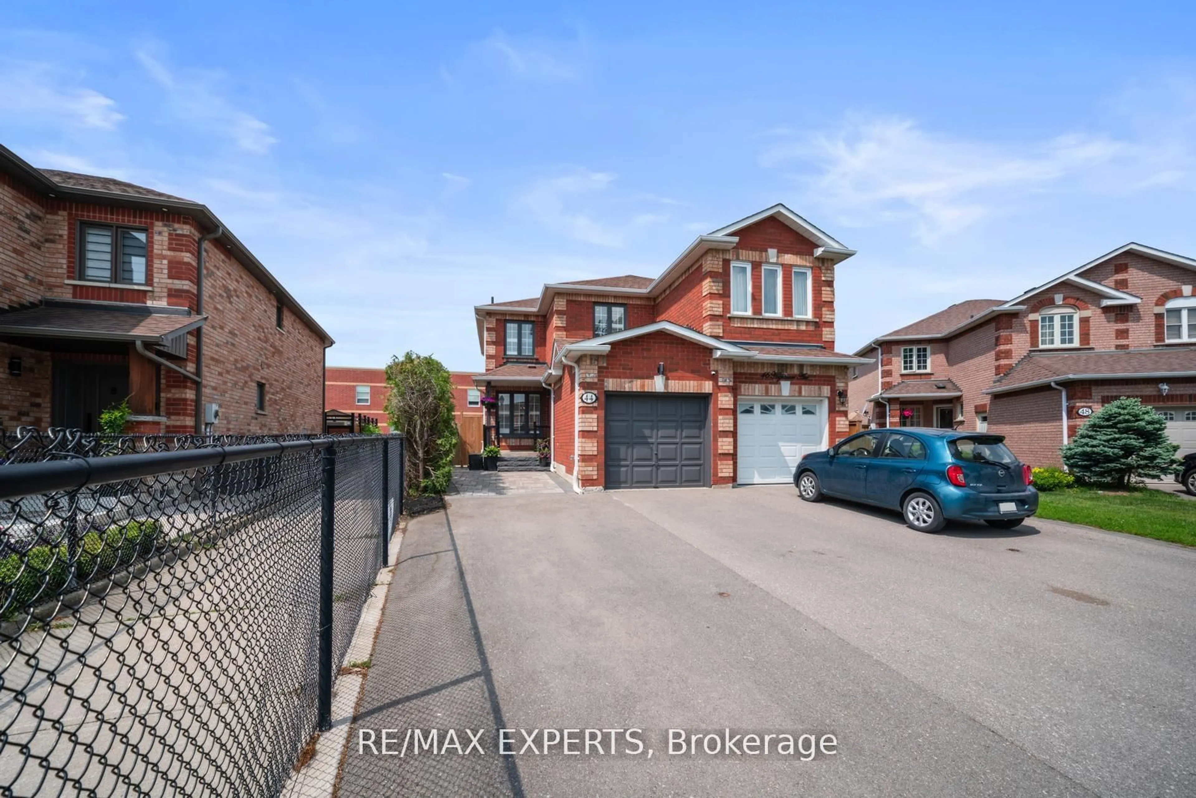 Home with brick exterior material, street for 44 Highmore Ave, Caledon Ontario L7E 1V9