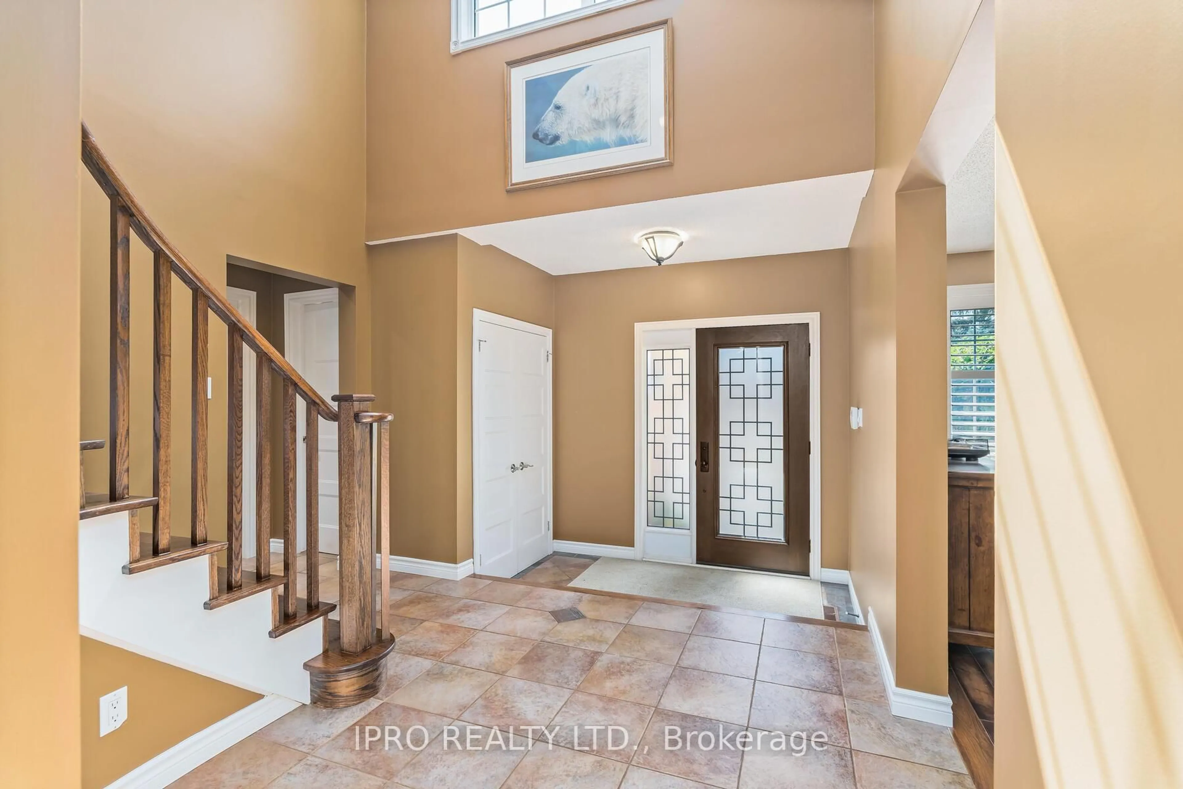 Indoor entryway for 8 Jason Cres, Halton Hills Ontario L7G 4Z4