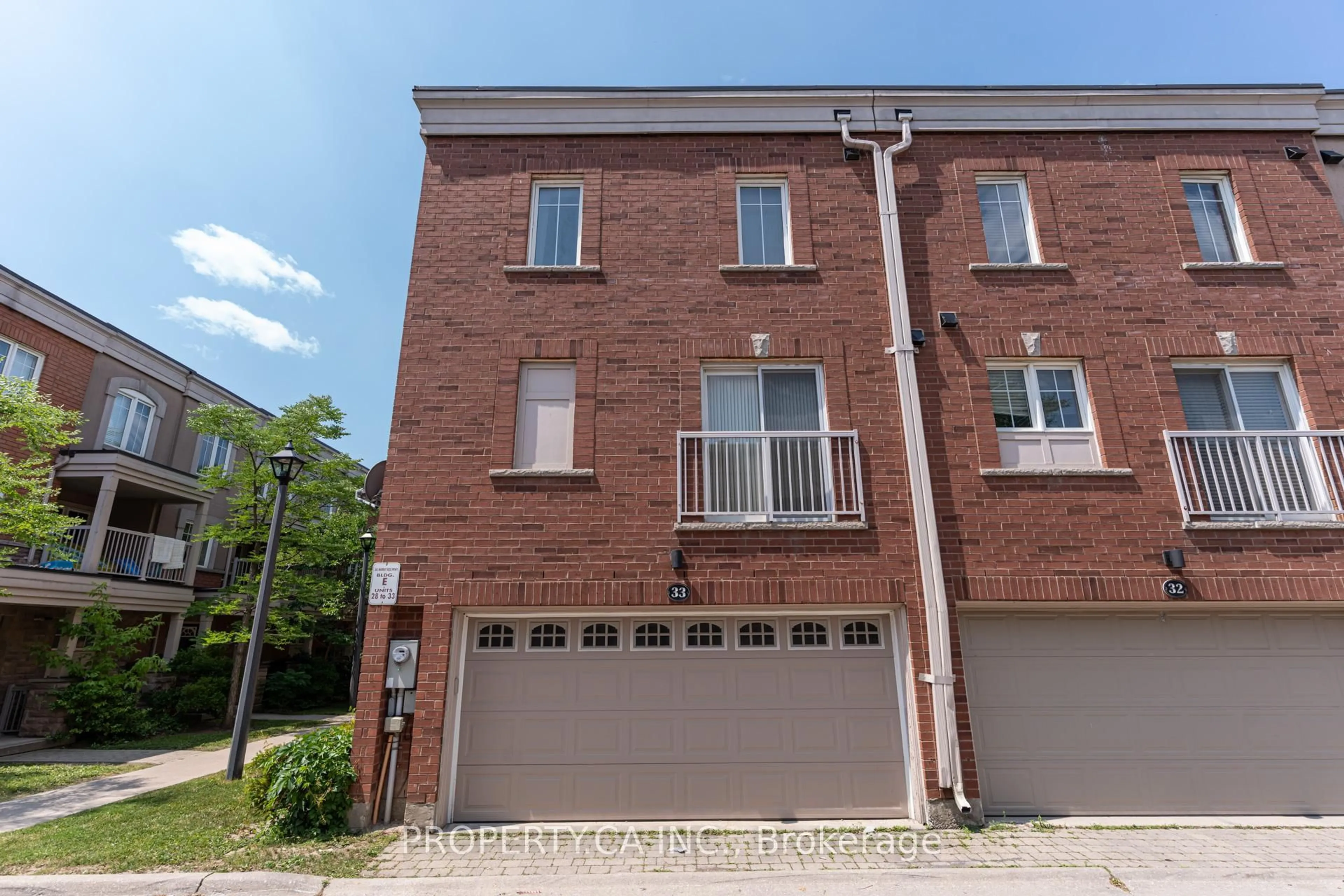 Home with brick exterior material, street for 365 Murray Ross Pkwy #33, Toronto Ontario M3J 3T7