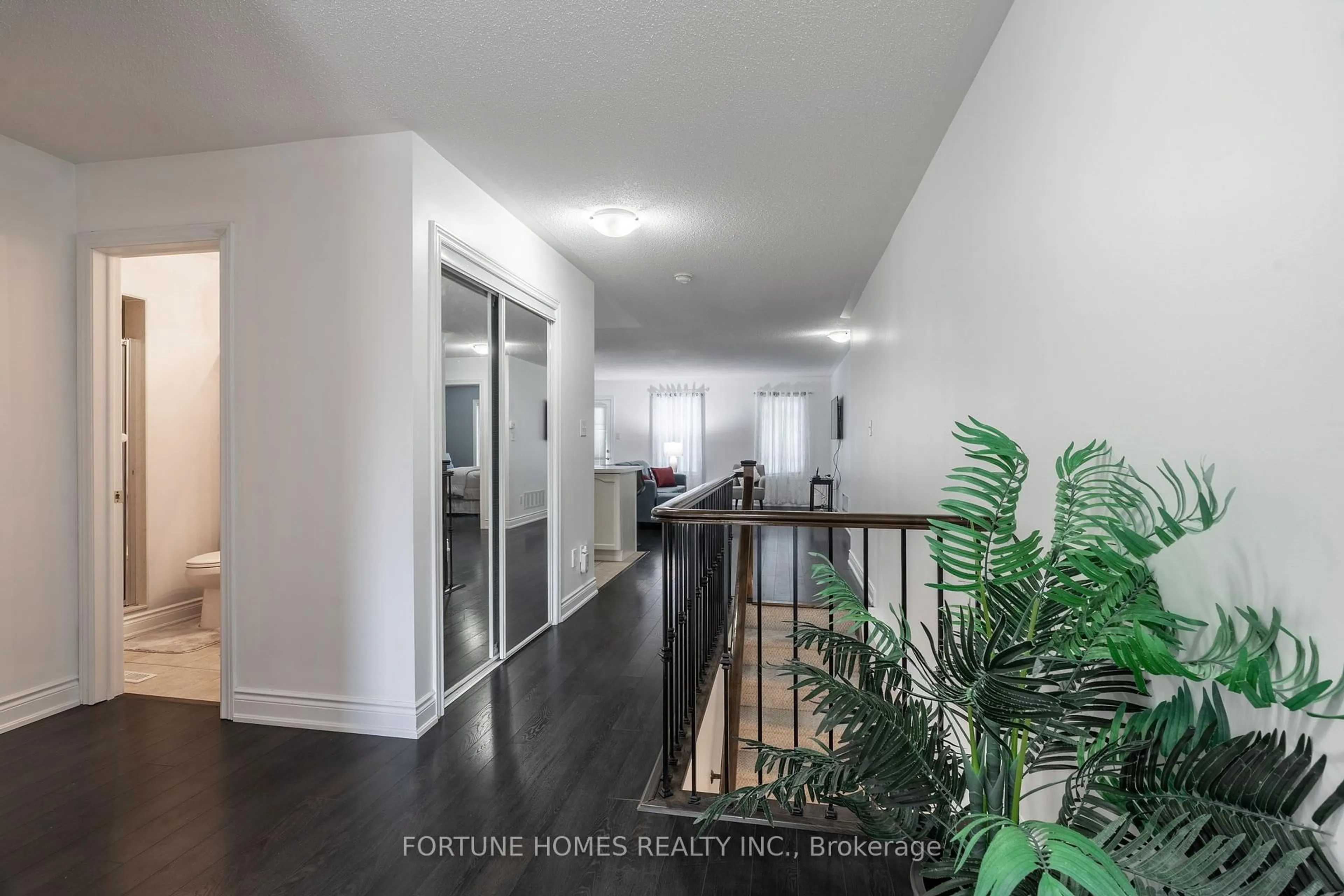 Indoor foyer for 67 Locust Dr, Brampton Ontario L6R 0W2