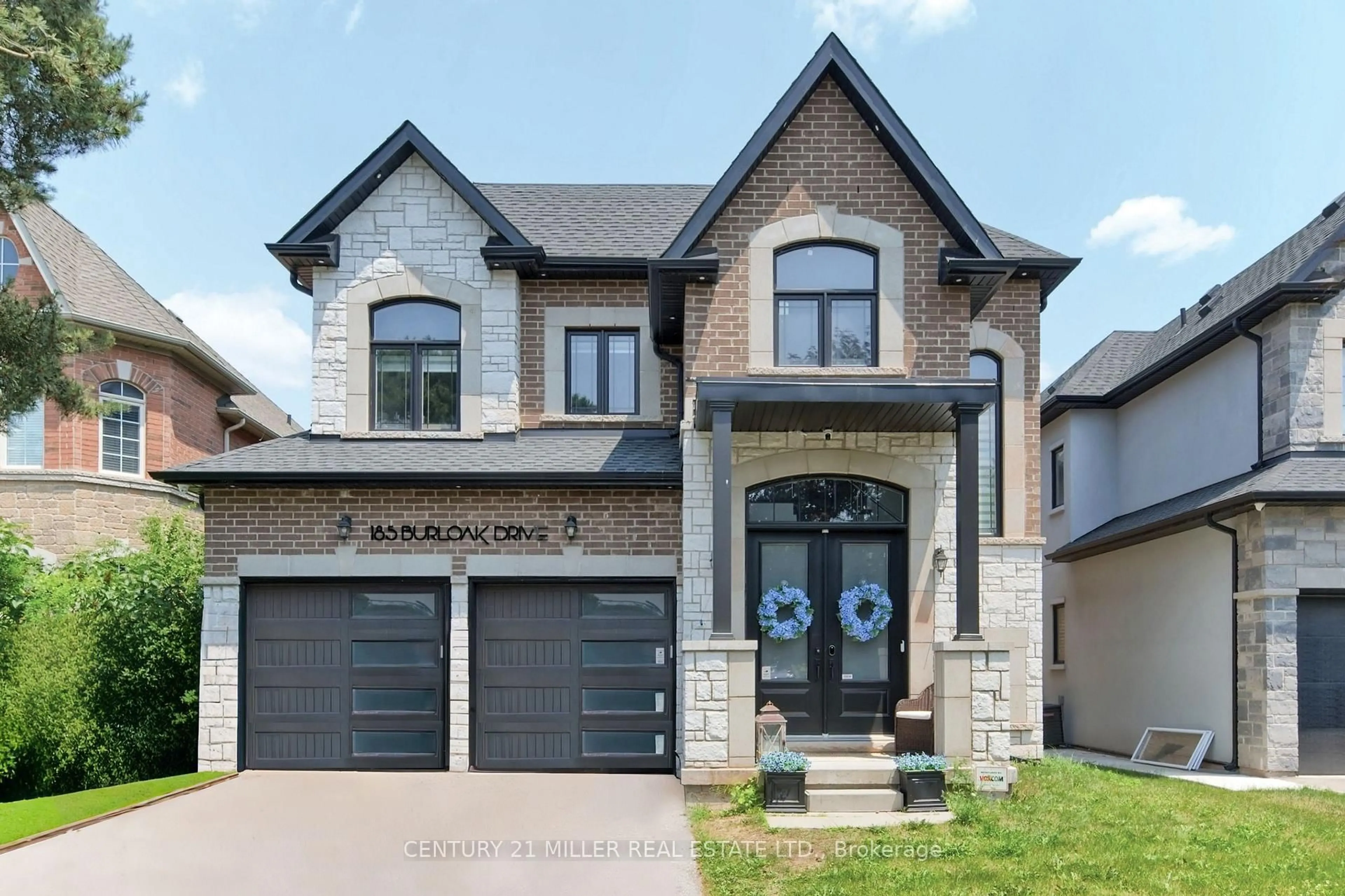 Home with brick exterior material, street for 185 Burloak Dr, Oakville Ontario L6L 6S7