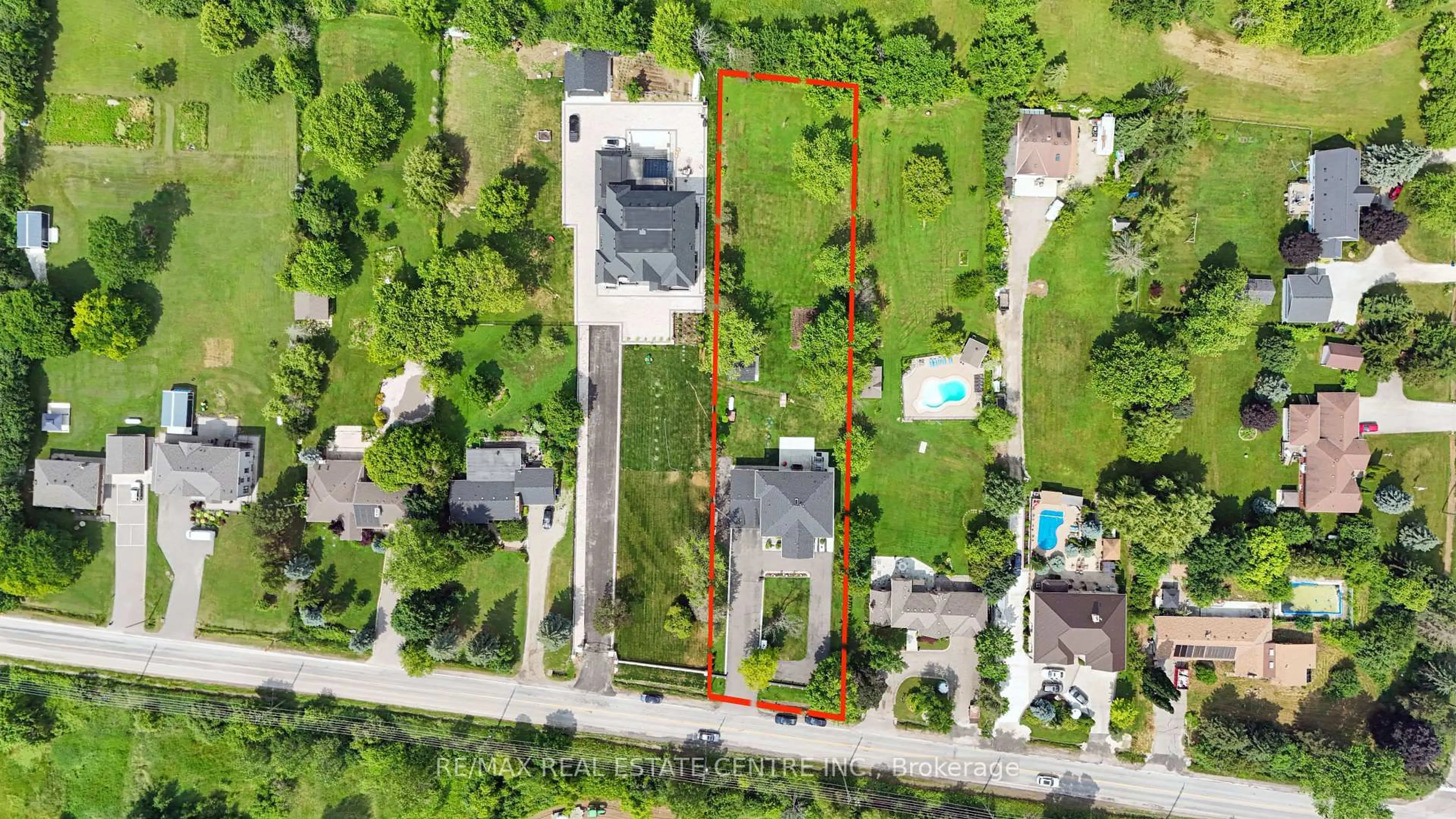 A pic from outside/outdoor area/front of a property/back of a property/a pic from drone, street for 9051 8th Line, Halton Hills Ontario L7G 4S5