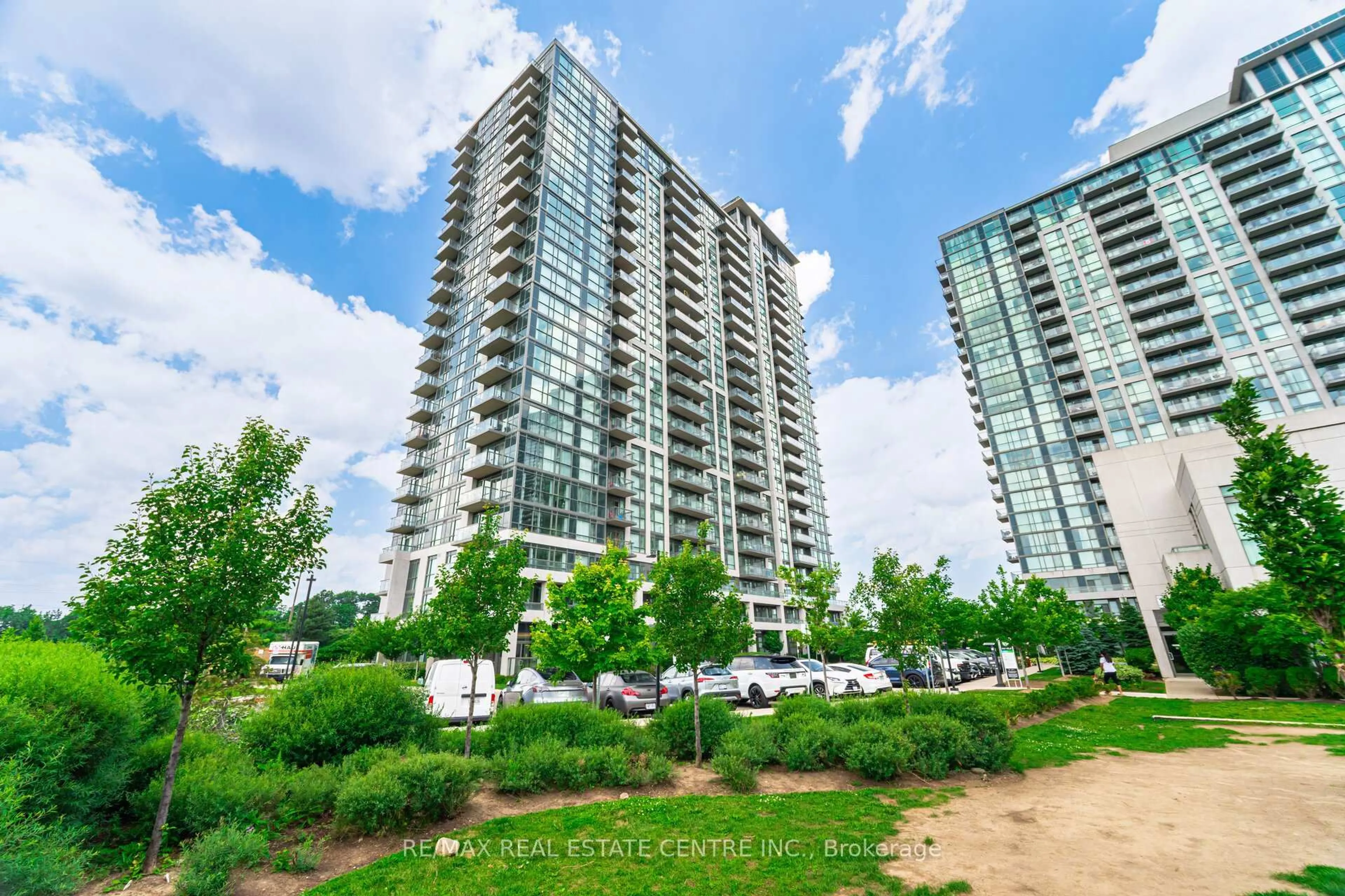 Patio, water/lake/river/ocean view for 349 Rathburn Rd #1717, Mississauga Ontario L5B 0G9