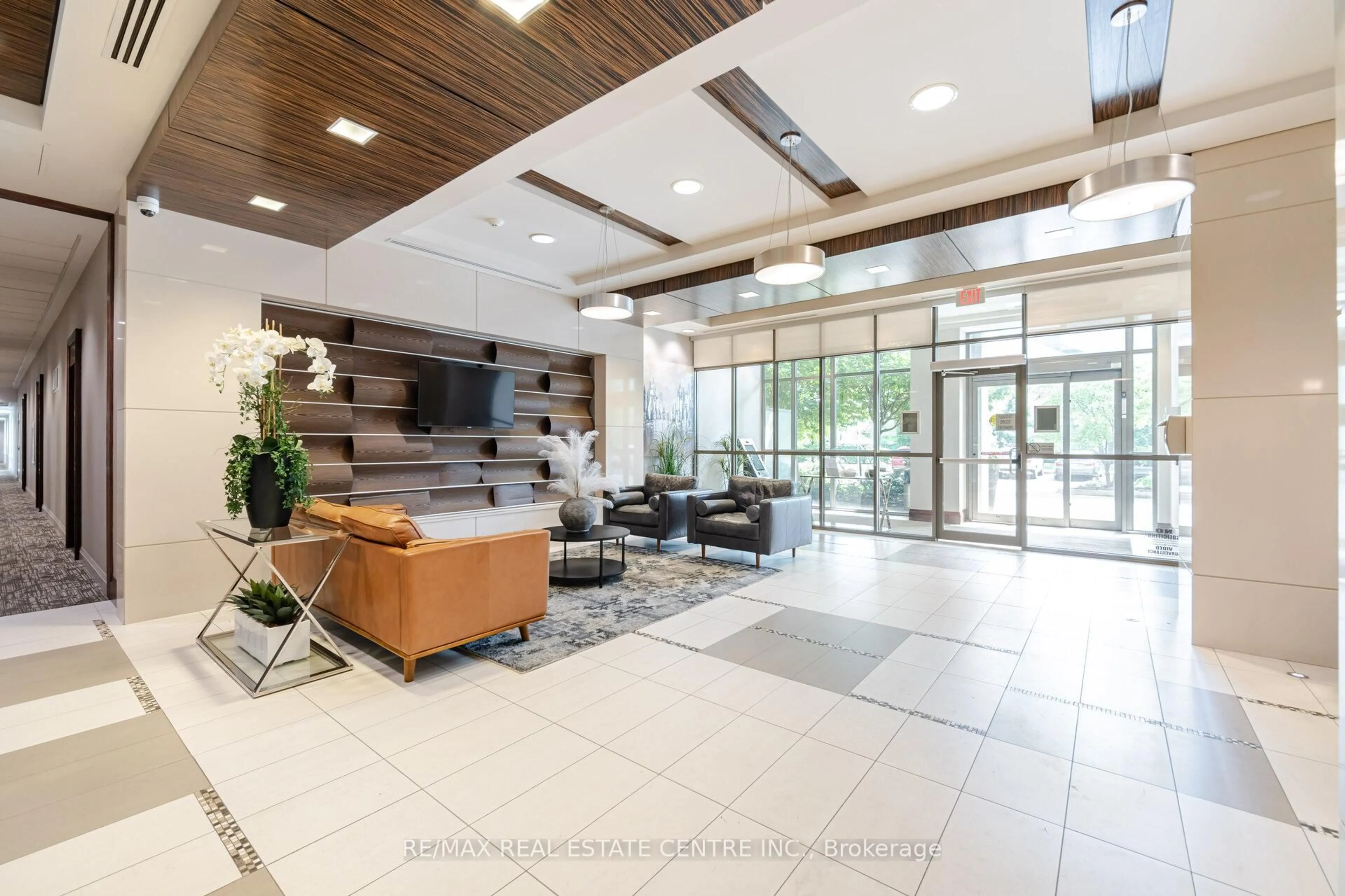 Lobby for 349 Rathburn Rd #1717, Mississauga Ontario L5B 0G9