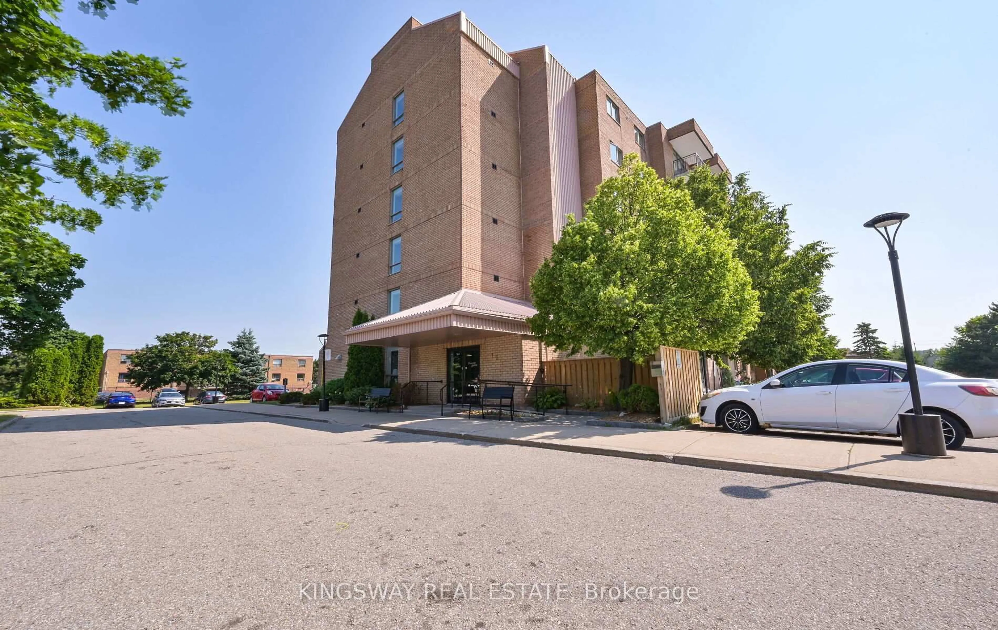 Unknown for 16 Fourth St #11, Orangeville Ontario L9W 4N7