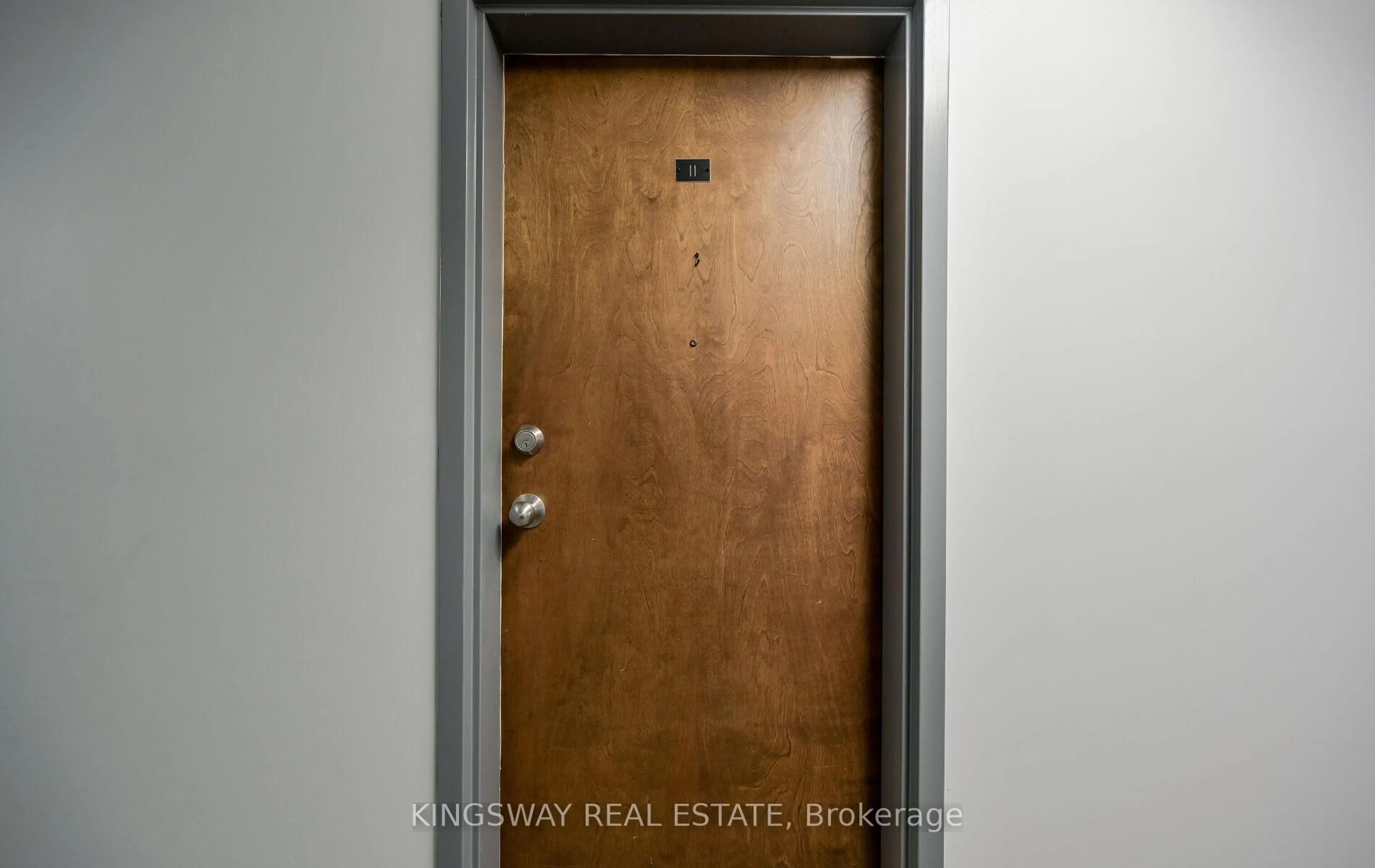 Indoor entryway for 16 Fourth St #11, Orangeville Ontario L9W 4N7