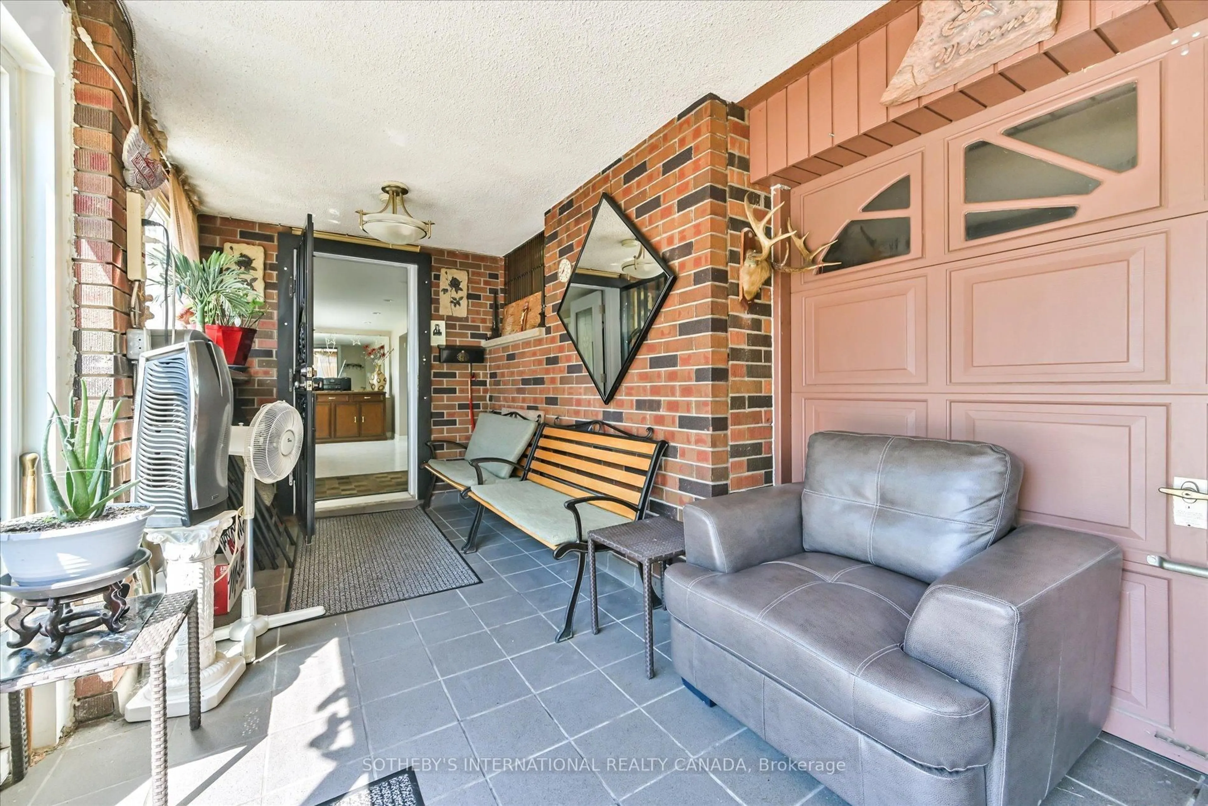 Unknown for 502 Queens Dr, Toronto Ontario M6L 1M8