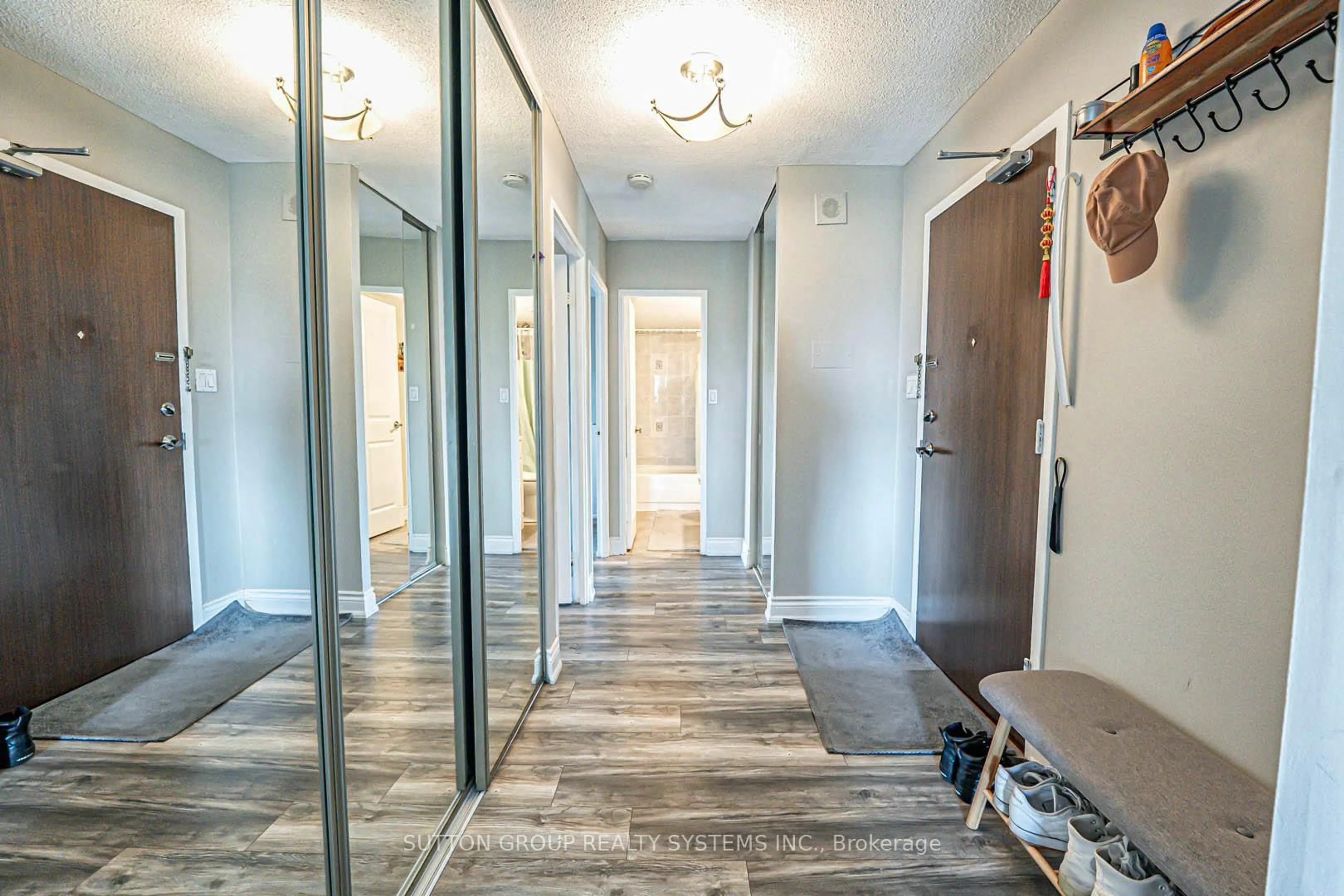 Indoor entryway for 420 Mill Rd #904, Toronto Ontario M9C 1Z1