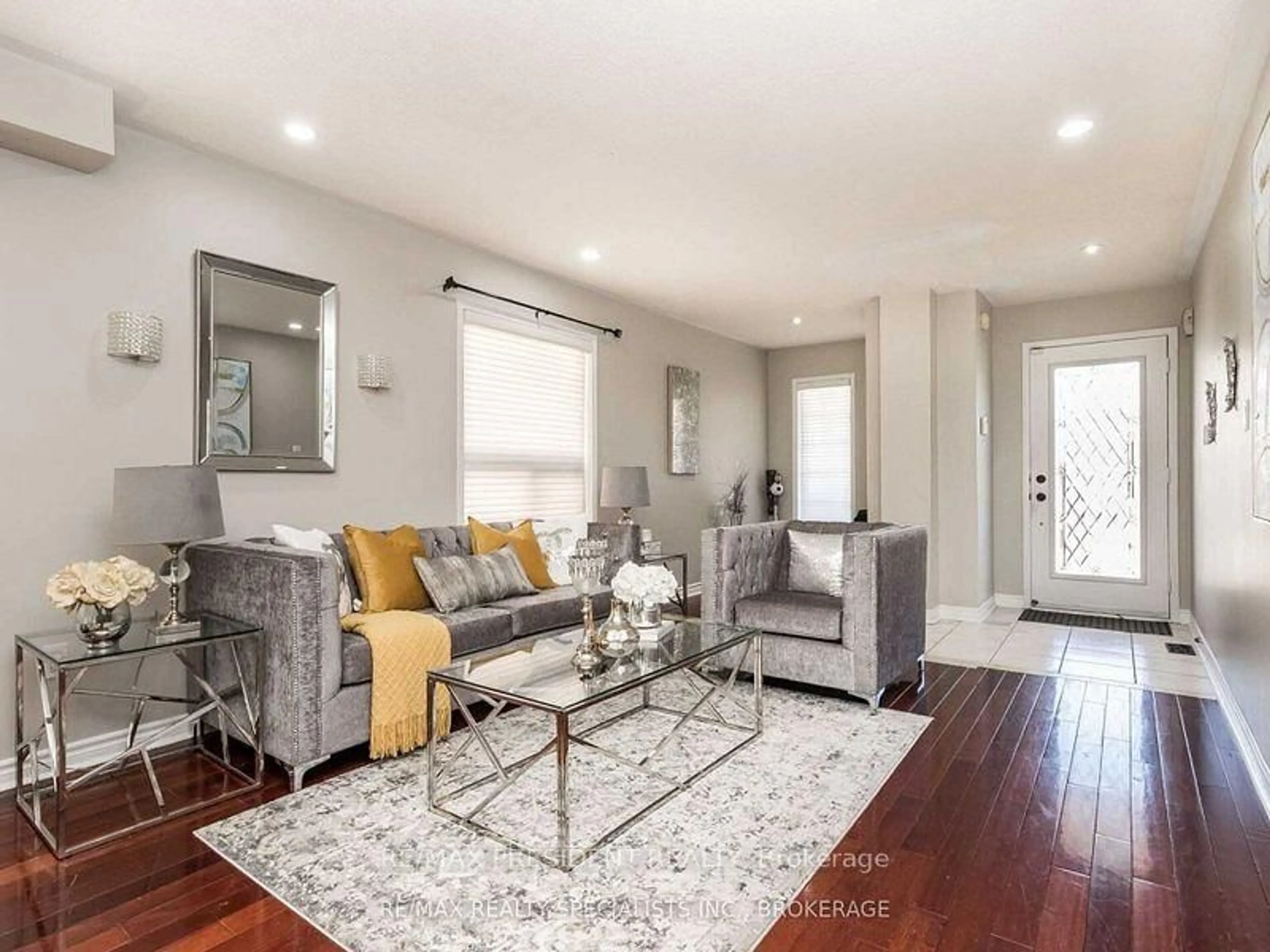 Living room with furniture, unknown for 52 Four Seasons Circ, Brampton Ontario L7A 2A7