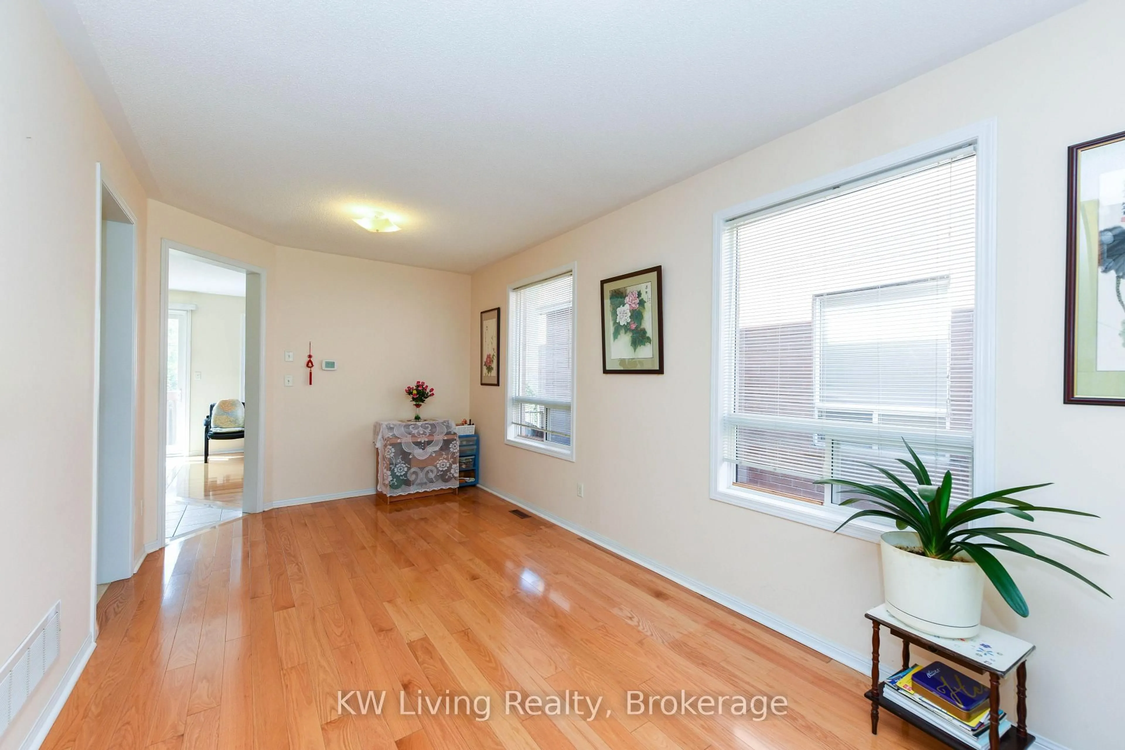 Unknown for 1387 Weir Chse, Mississauga Ontario L5V 2X1