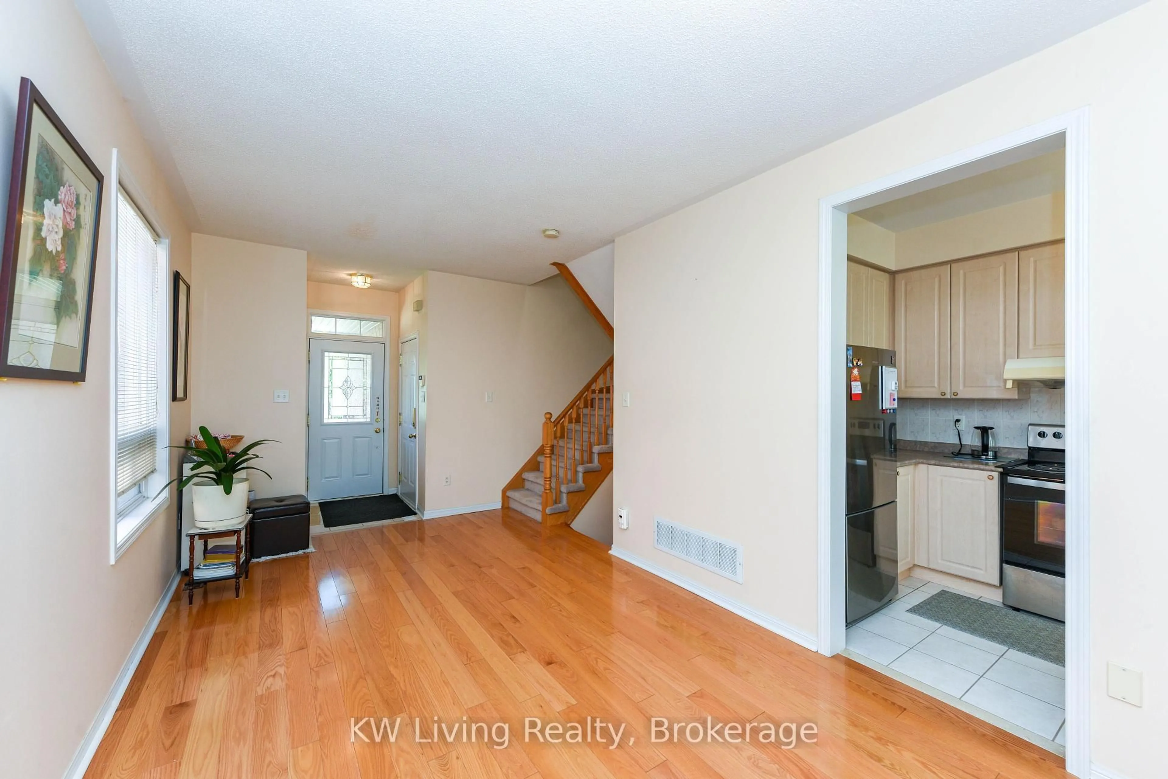 Indoor entryway for 1387 Weir Chse, Mississauga Ontario L5V 2X1