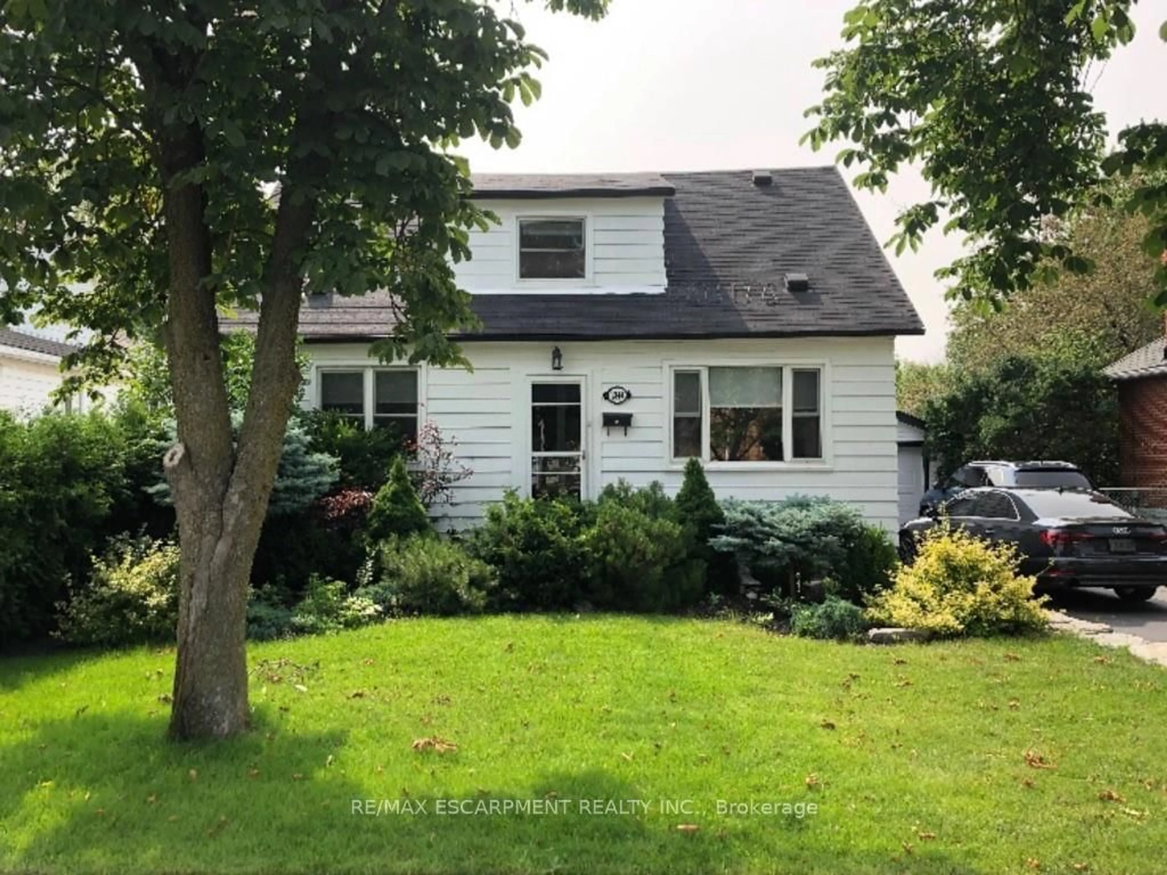 Home with vinyl exterior material, street for 1344 Leighland Rd, Burlington Ontario L7R 3S7