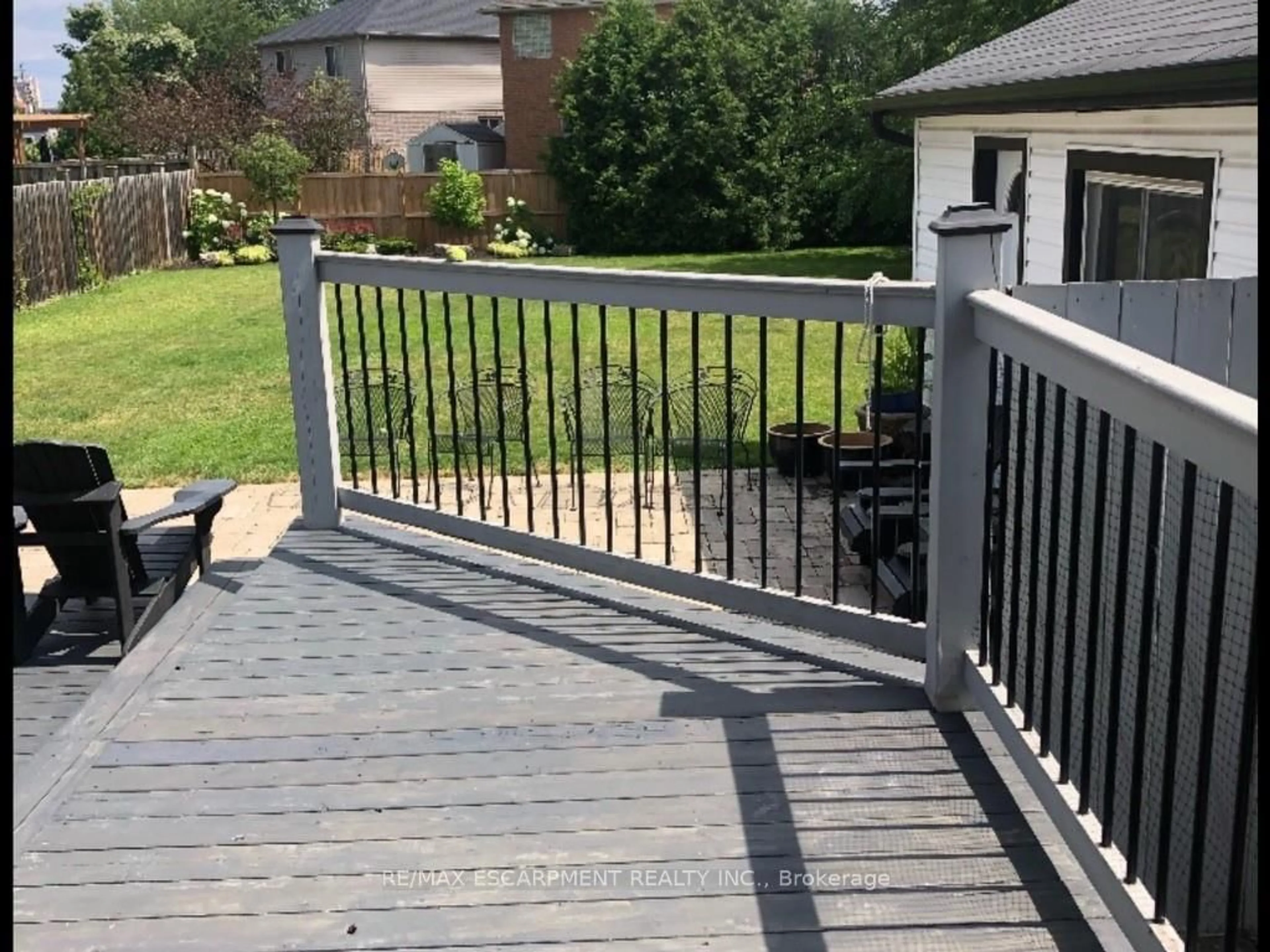 Patio, street for 1344 Leighland Rd, Burlington Ontario L7R 3S7