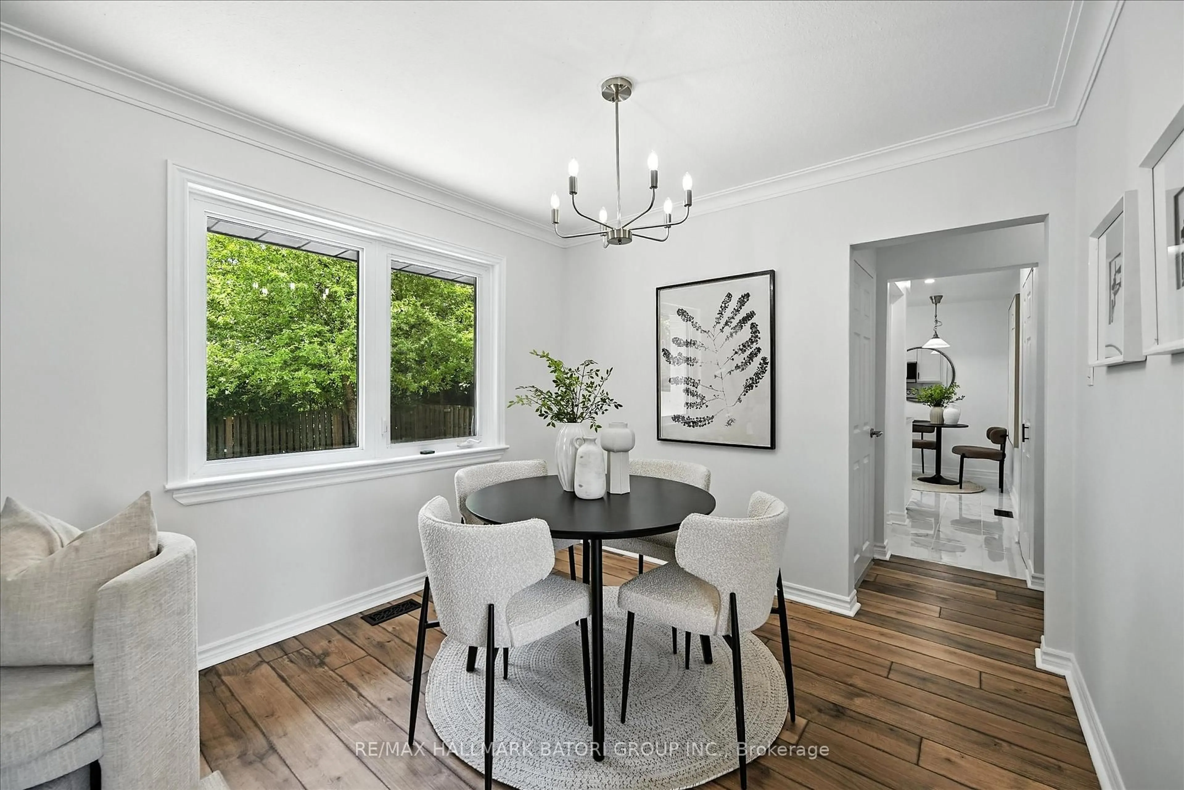 Dining room, unknown for 518 Third Line, Oakville Ontario L6L 4A7