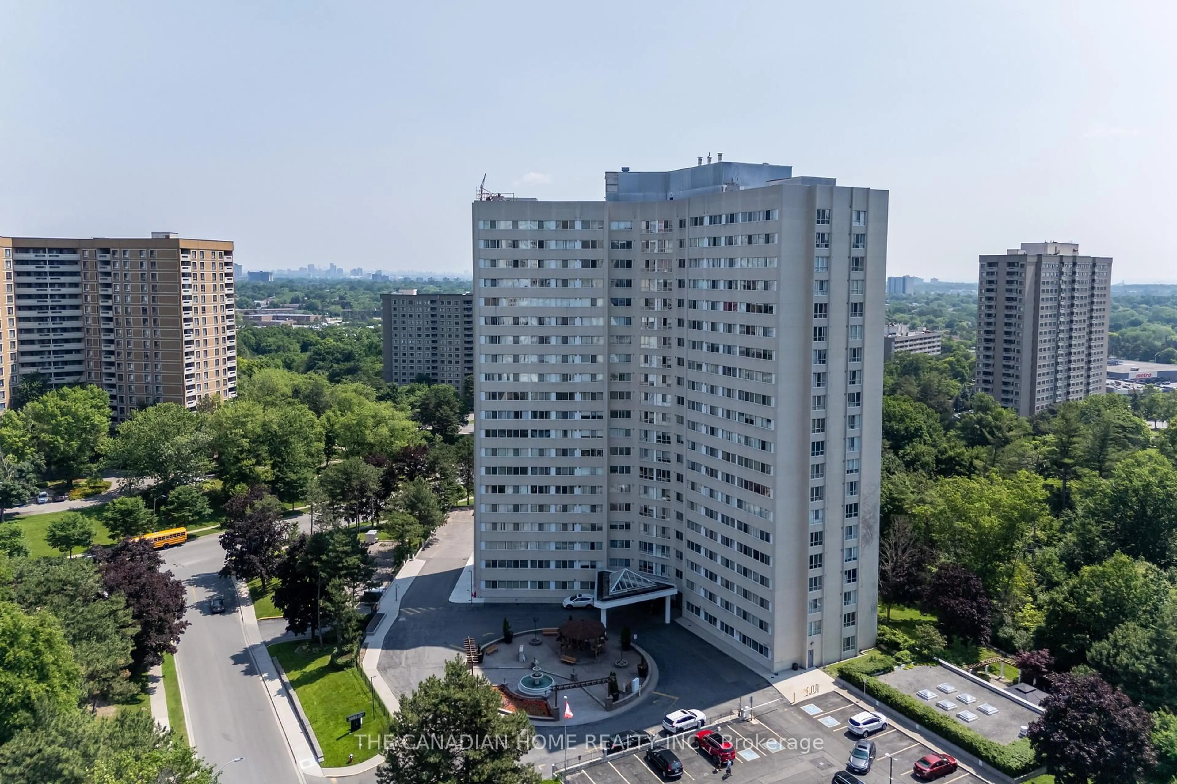 A pic from outside/outdoor area/front of a property/back of a property/a pic from drone, city buildings view from balcony for 3695 Kaneff Cres #607, Mississauga Ontario L5A 4B6