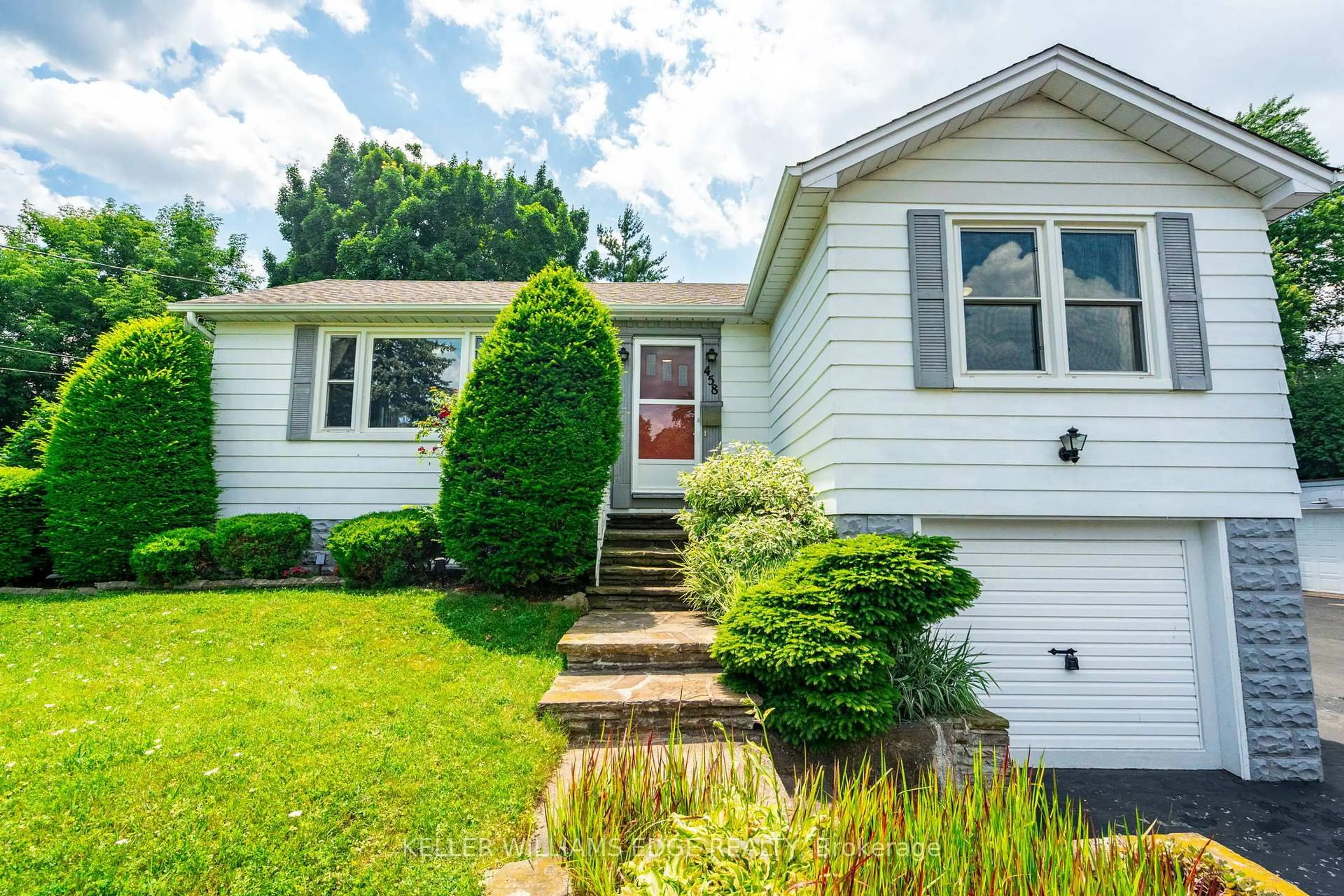 Home with vinyl exterior material, street for 458 Elwood Rd, Burlington Ontario L7N 3C7