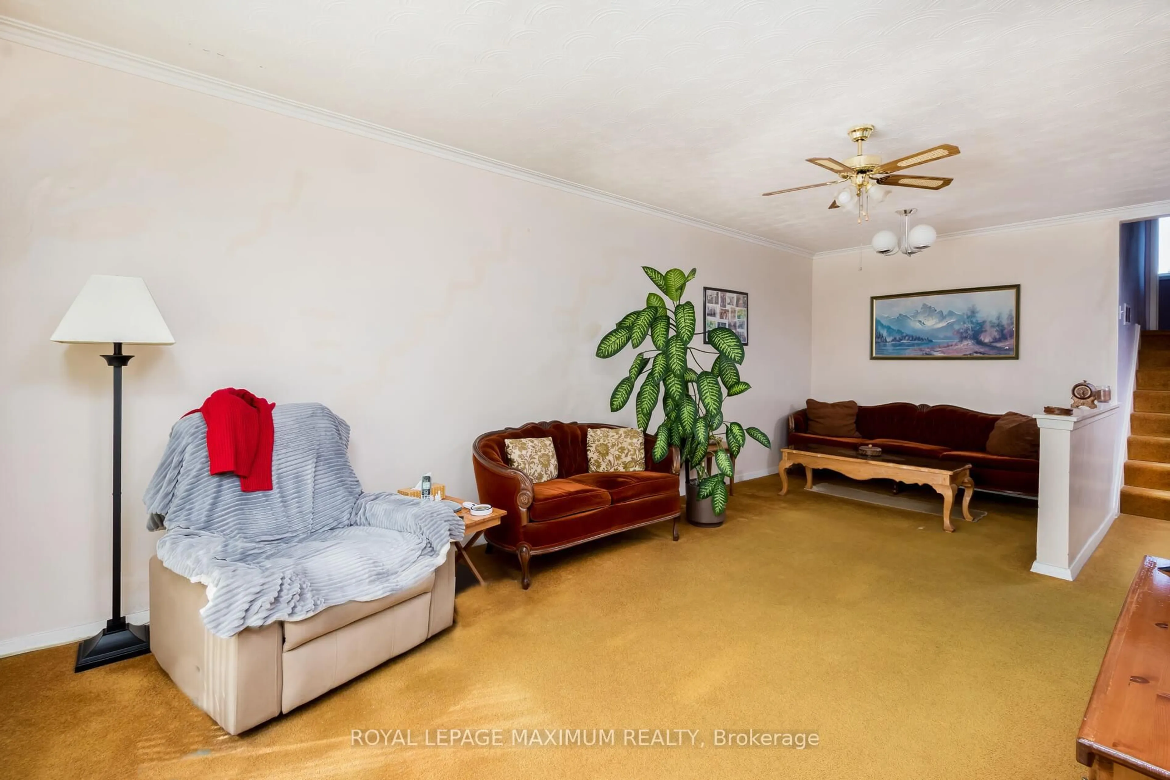 Living room with furniture, unknown for 52 Seacliff Blvd, Toronto Ontario M9L 2G4