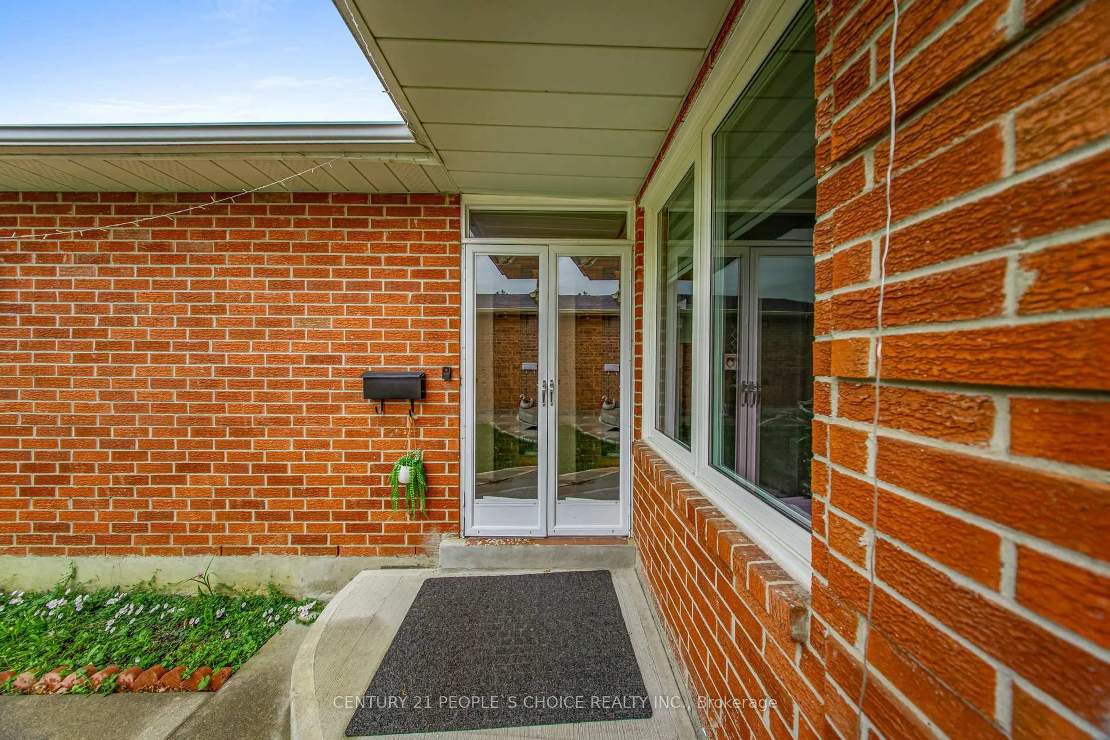 Home with brick exterior material, street for 31 Dorking Dr, Brampton Ontario L6Z 3T9