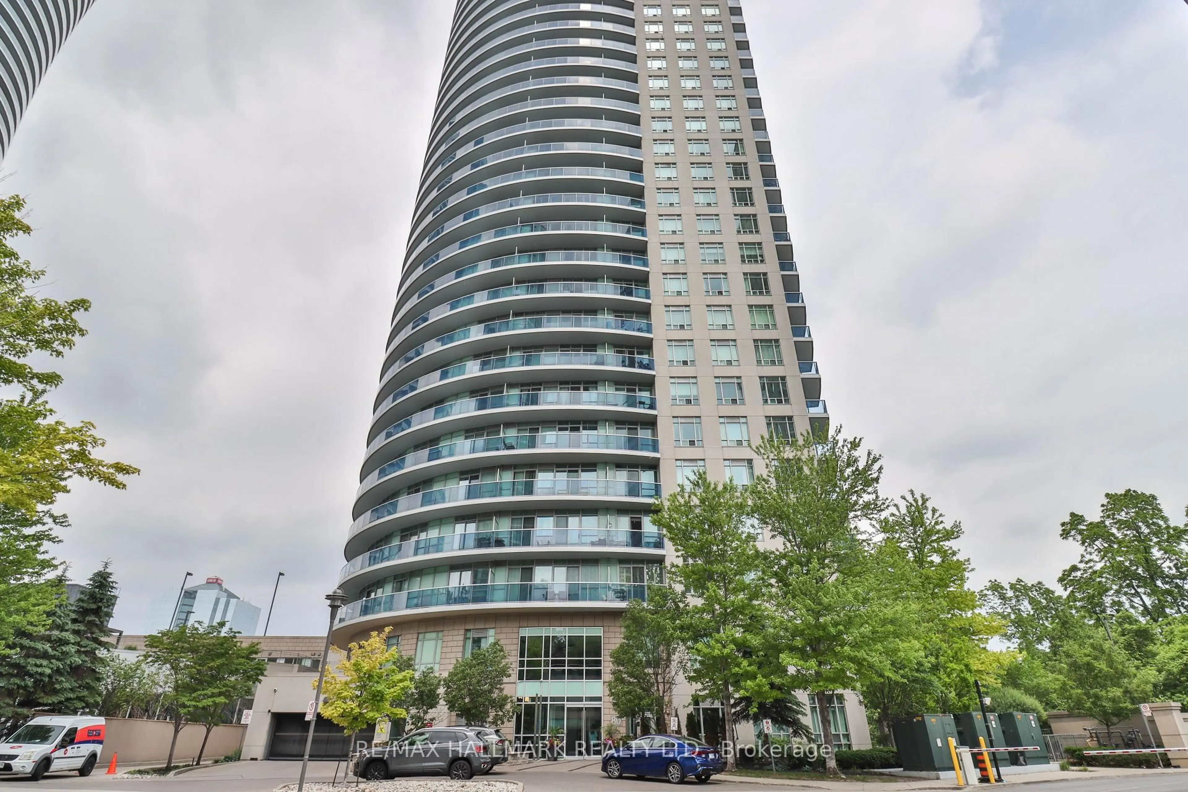 Indoor foyer for 80 Absolute Ave #511, Mississauga Ontario L4Z 0A5