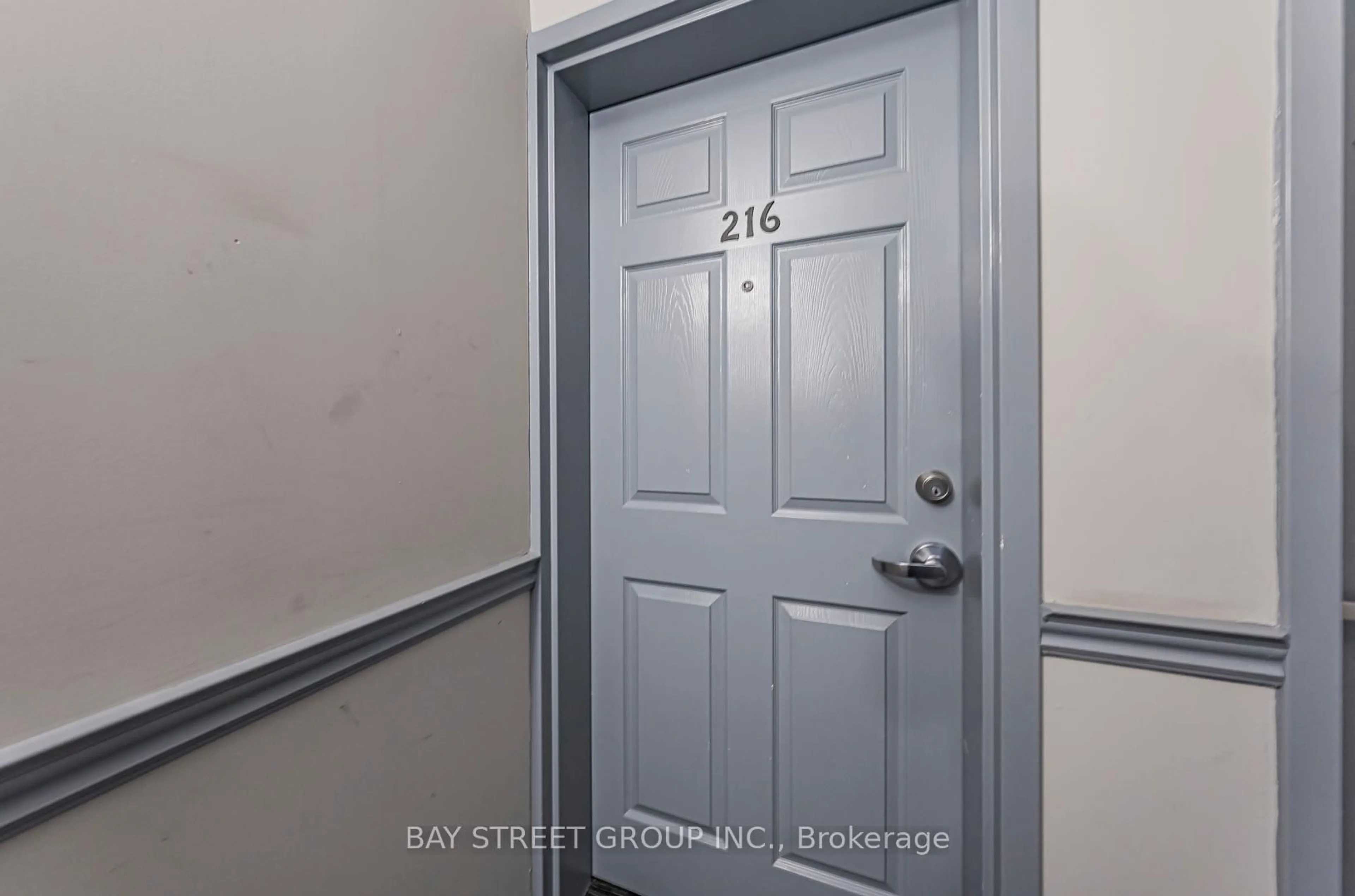 Indoor entryway for 1480 Bishops Gate #216, Oakville Ontario L6M 4N4