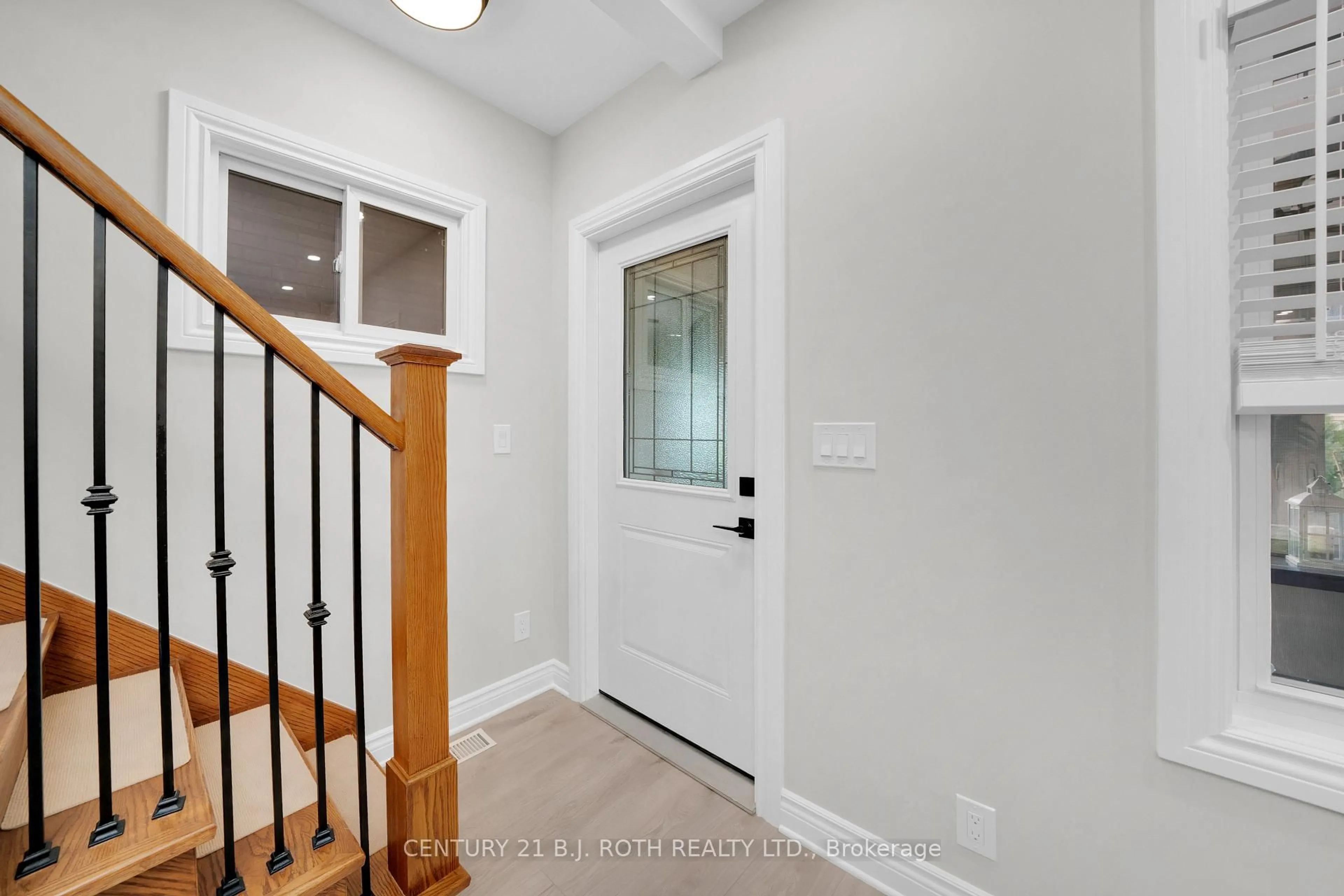 Indoor entryway for 78 PRITCHARD Ave, Toronto Ontario M6N 1T3