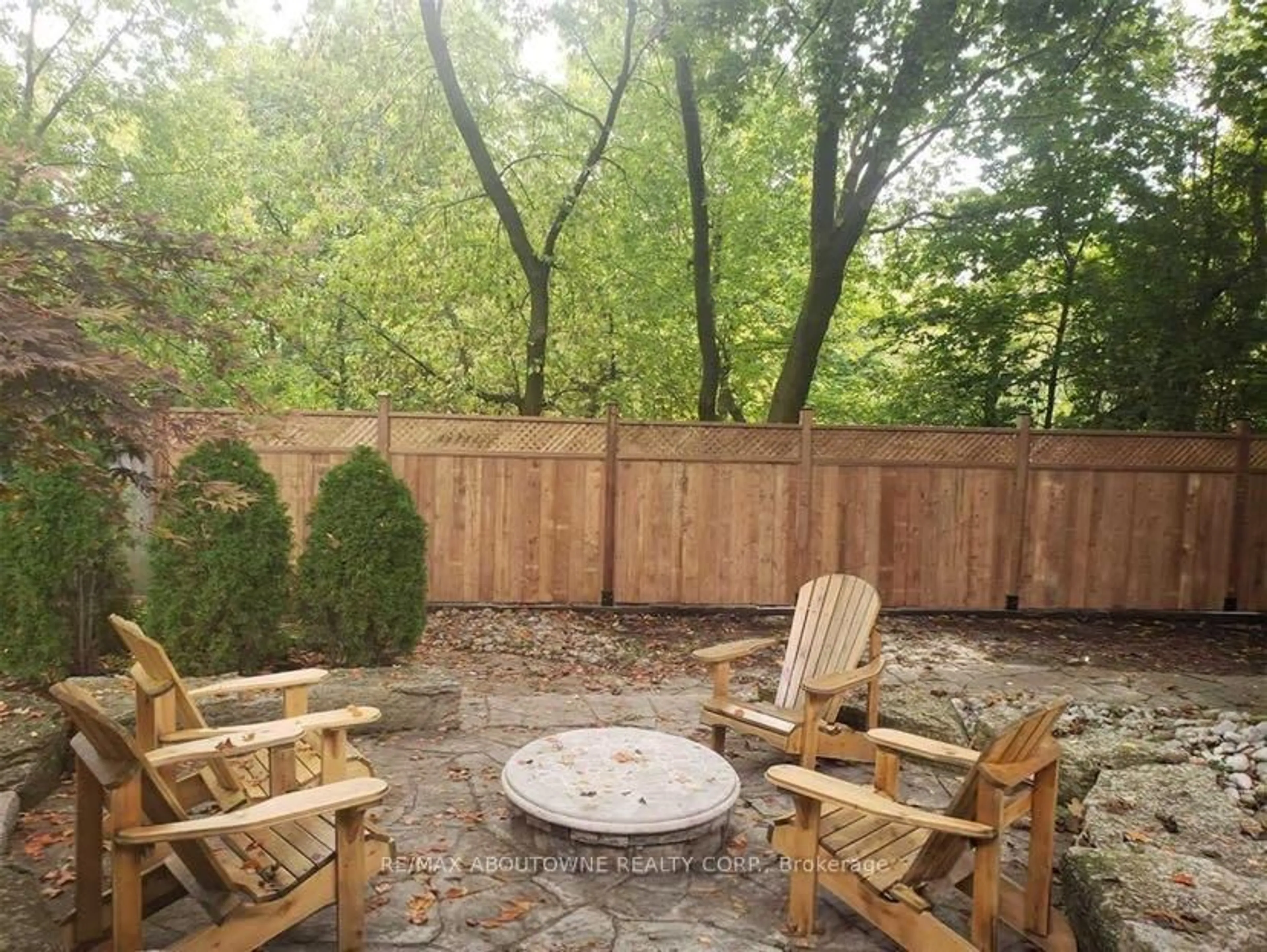 Patio, forest/trees view for 1230 Wood Pl, Oakville Ontario L6L 2R5
