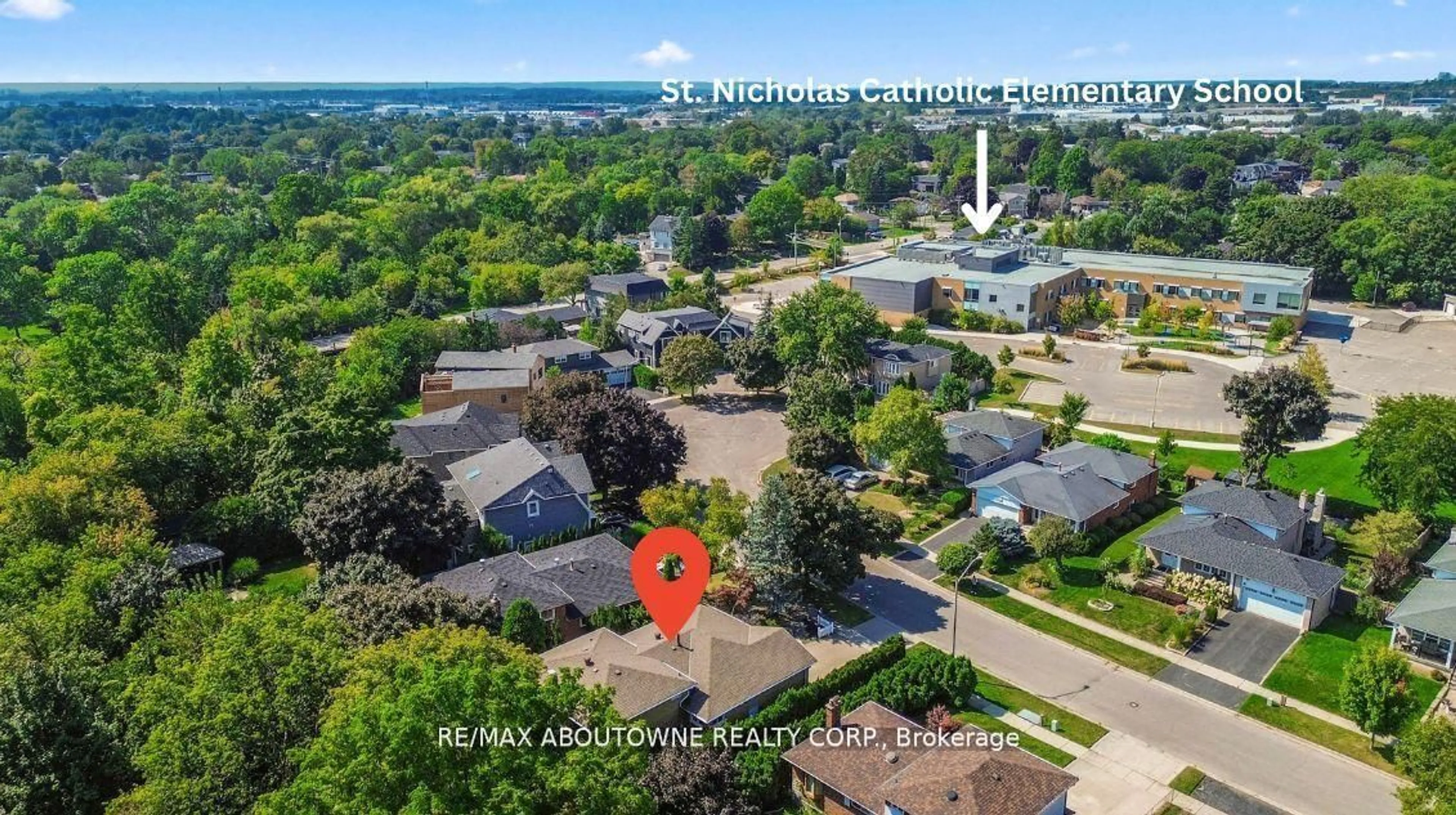 A pic from outside/outdoor area/front of a property/back of a property/a pic from drone, street for 1230 Wood Pl, Oakville Ontario L6L 2R5