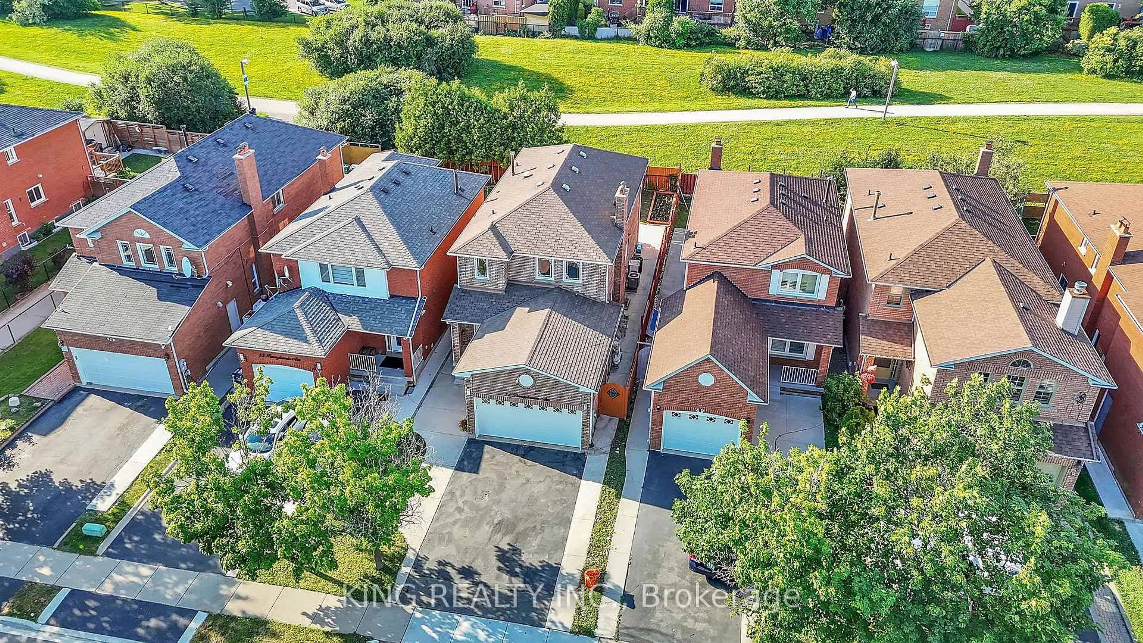 A pic from outside/outdoor area/front of a property/back of a property/a pic from drone, street for 51 Pennsylvania Ave, Brampton Ontario L6Y 4P3