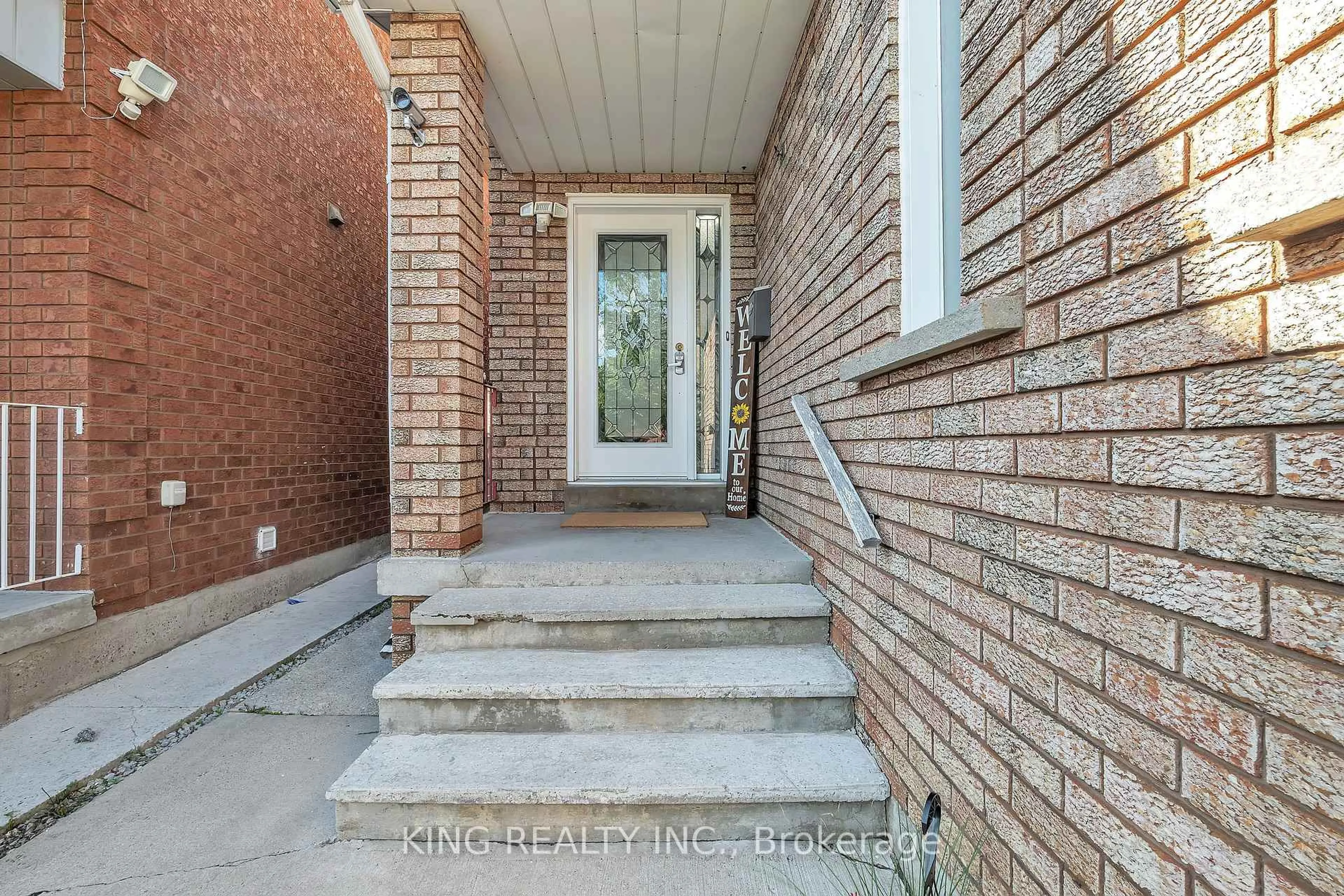 Home with brick exterior material, street for 51 Pennsylvania Ave, Brampton Ontario L6Y 4P3