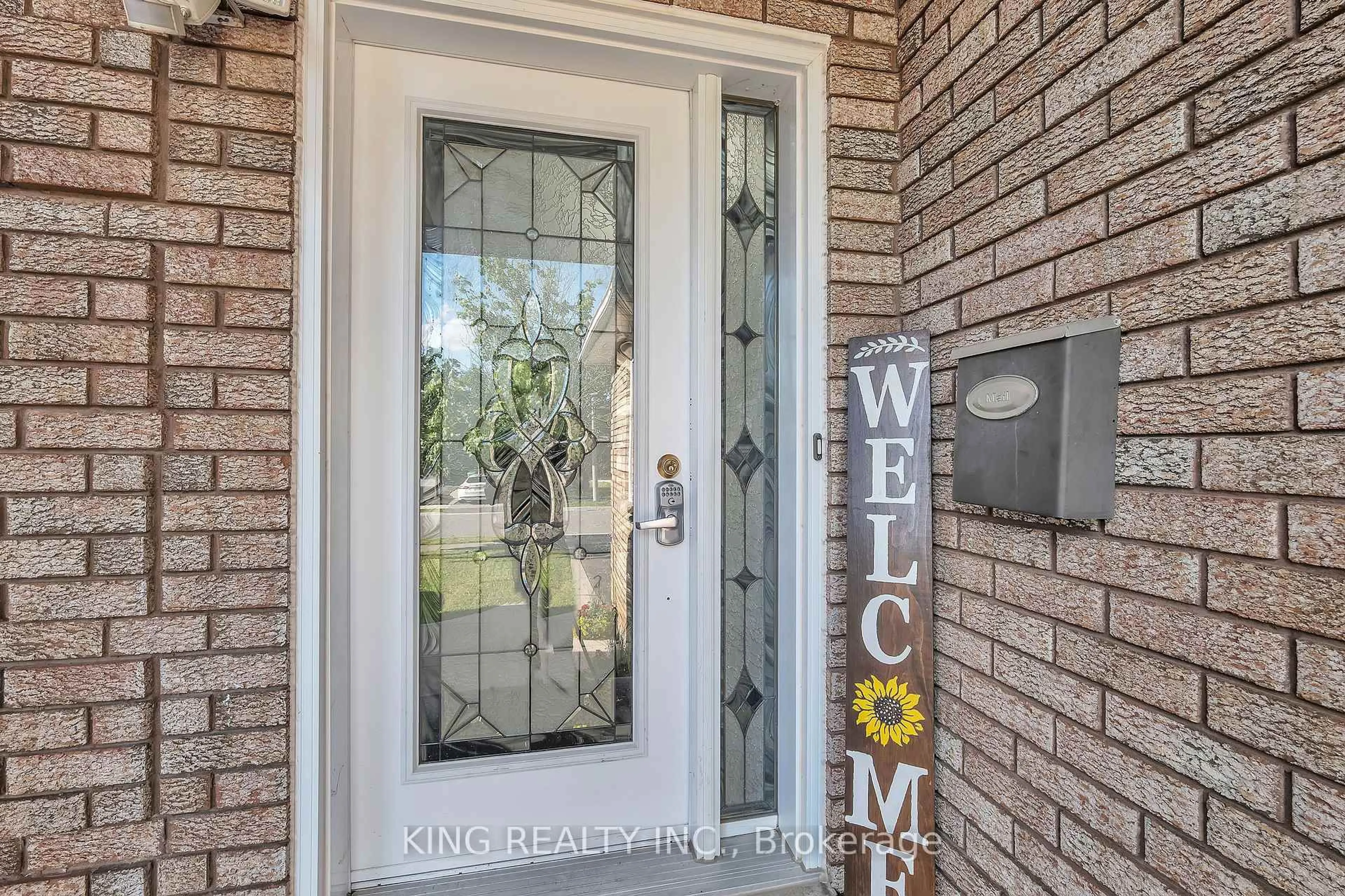 Indoor entryway for 51 Pennsylvania Ave, Brampton Ontario L6Y 4P3