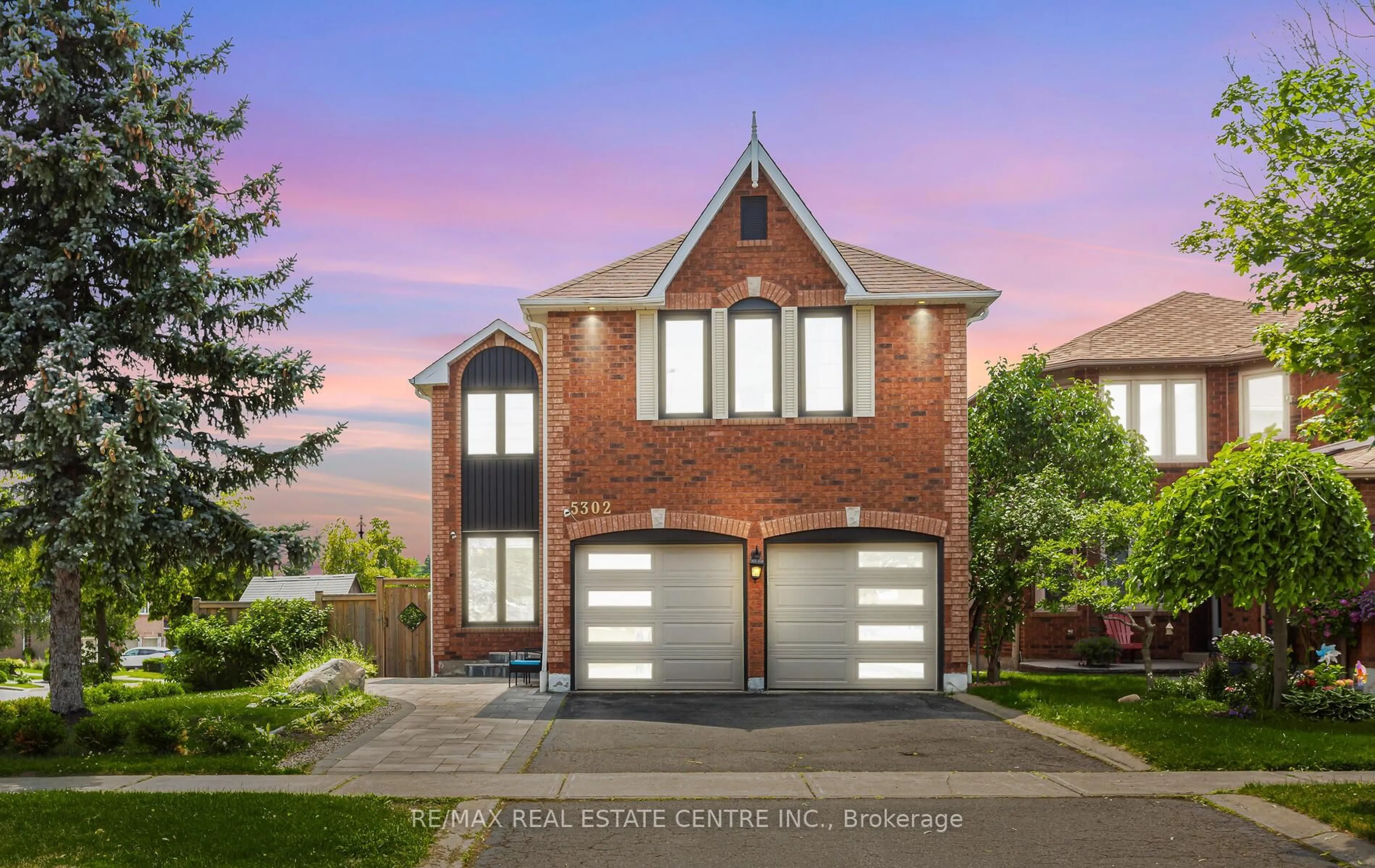Home with brick exterior material, street for 5302 Lismic Blvd, Mississauga Ontario L5V 1P5