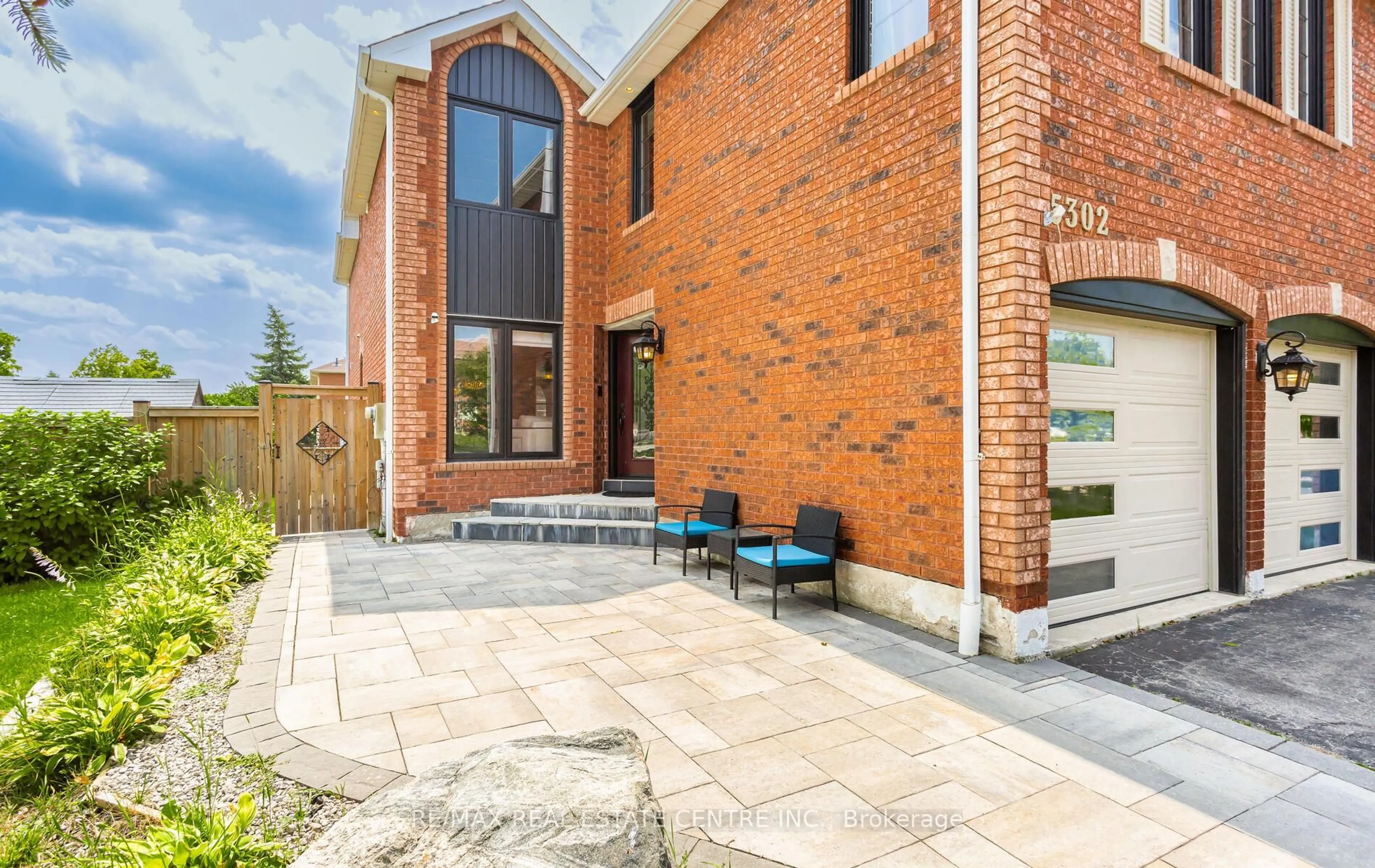 Home with brick exterior material, street for 5302 Lismic Blvd, Mississauga Ontario L5V 1P5