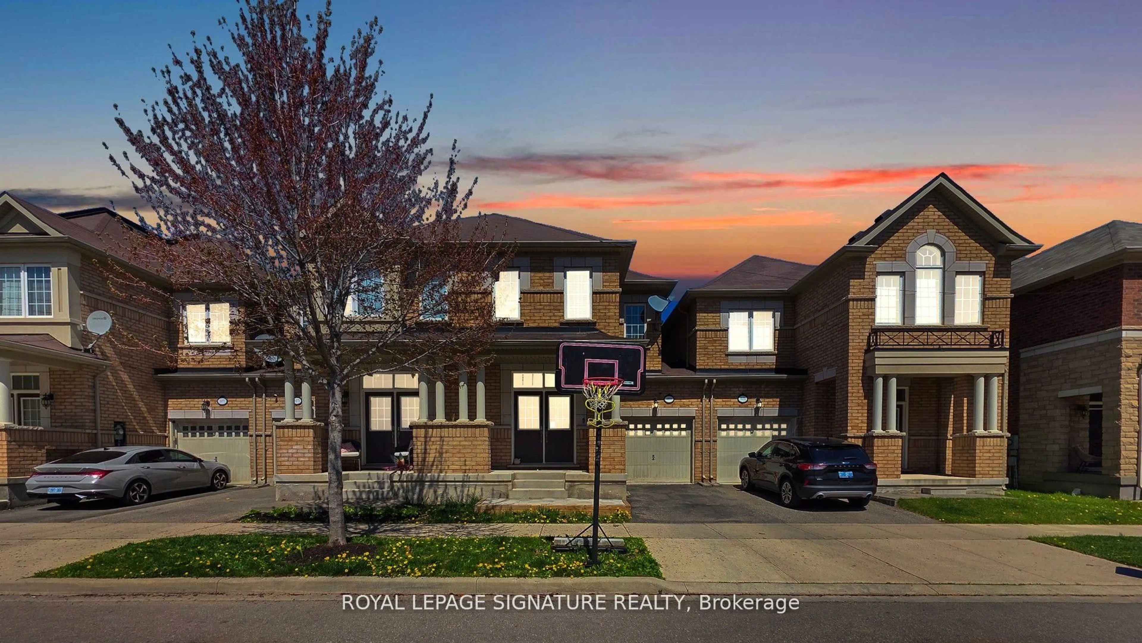 Home with brick exterior material, street for 3073 Eberly Woods Dr, Oakville Ontario L6M 0T5