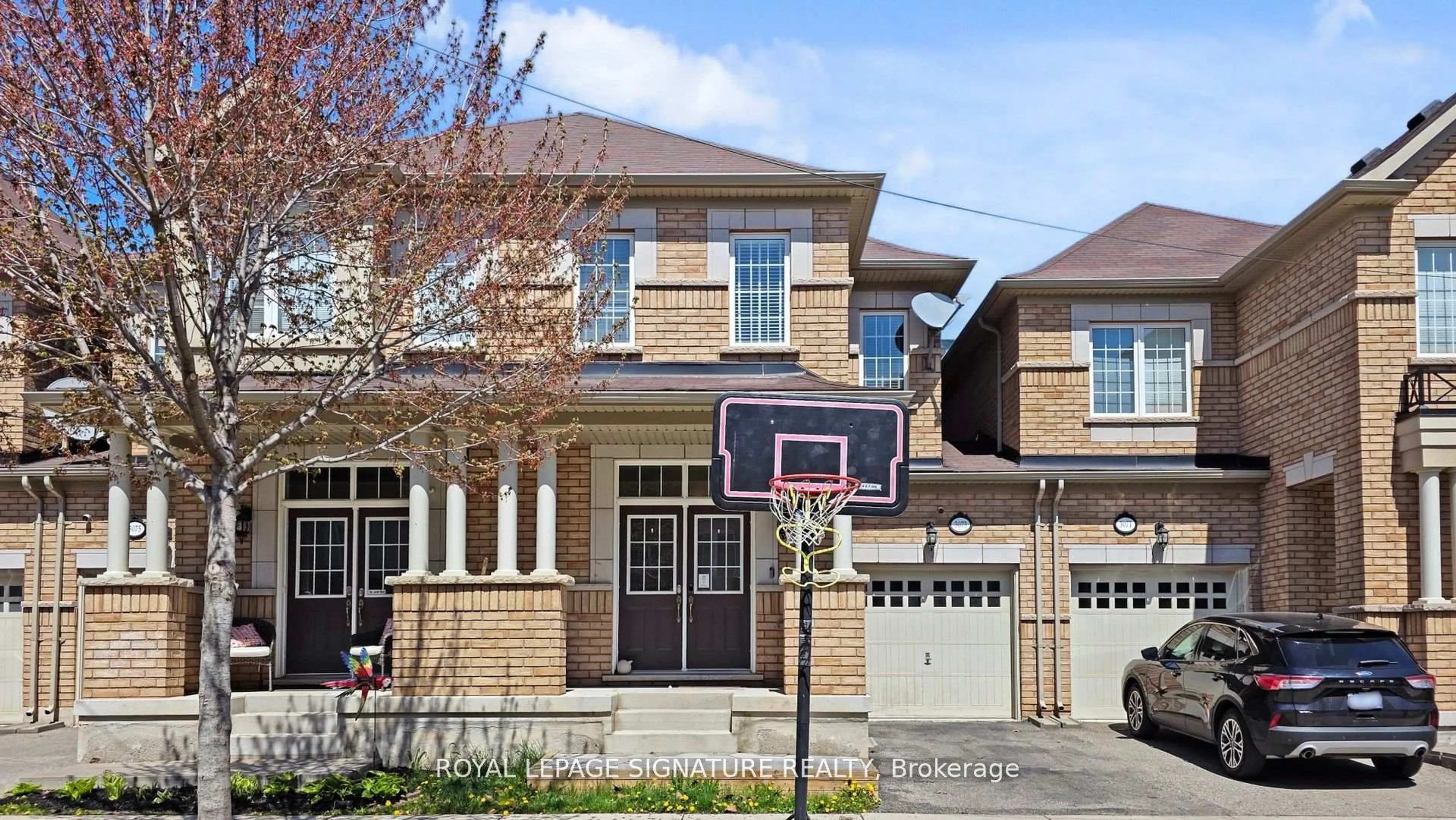 Home with brick exterior material, street for 3073 Eberly Woods Dr, Oakville Ontario L6M 0T5